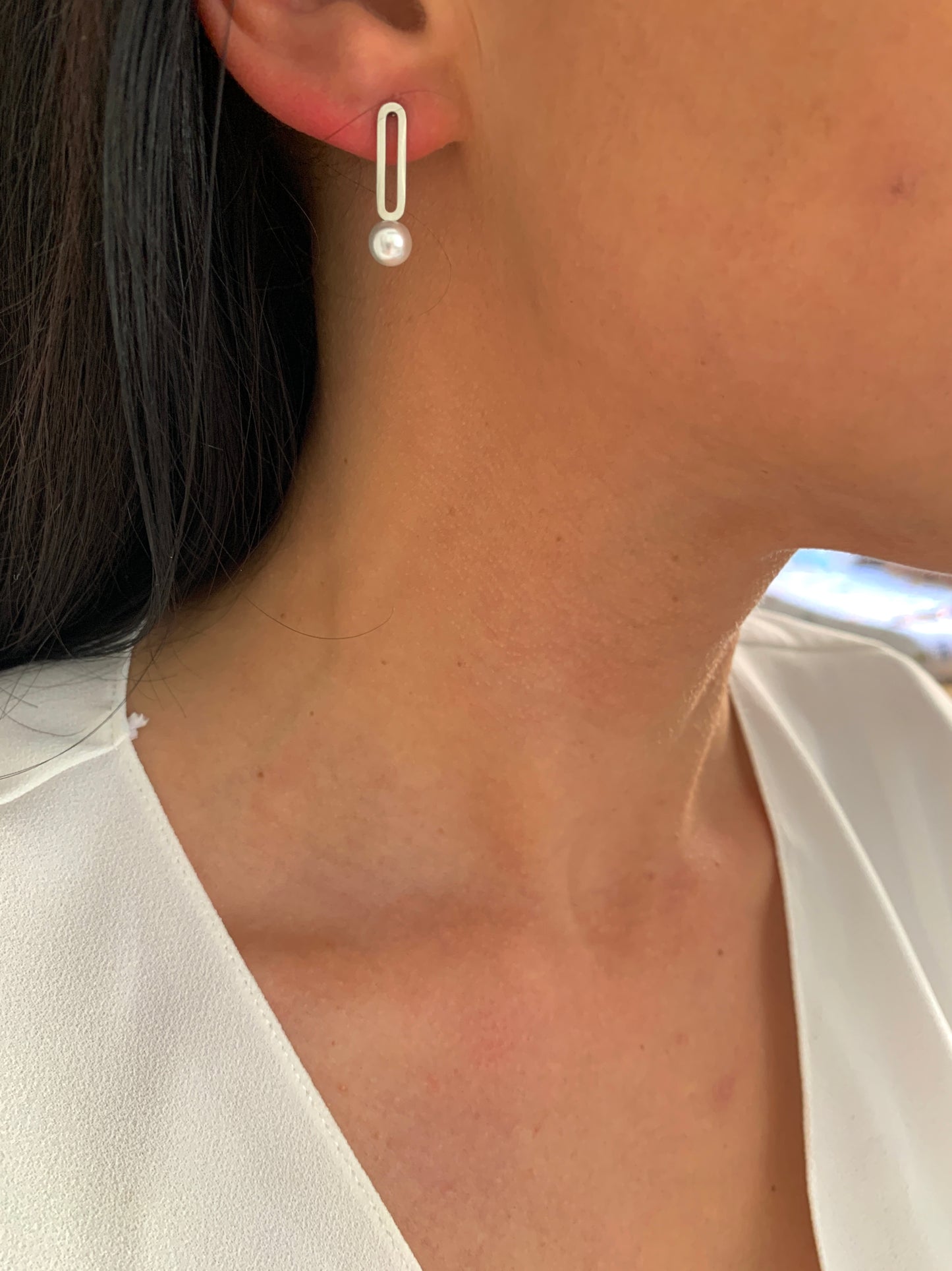 dezente-stab-ohrringe-mit-perle-edelstahl-damenschmuck