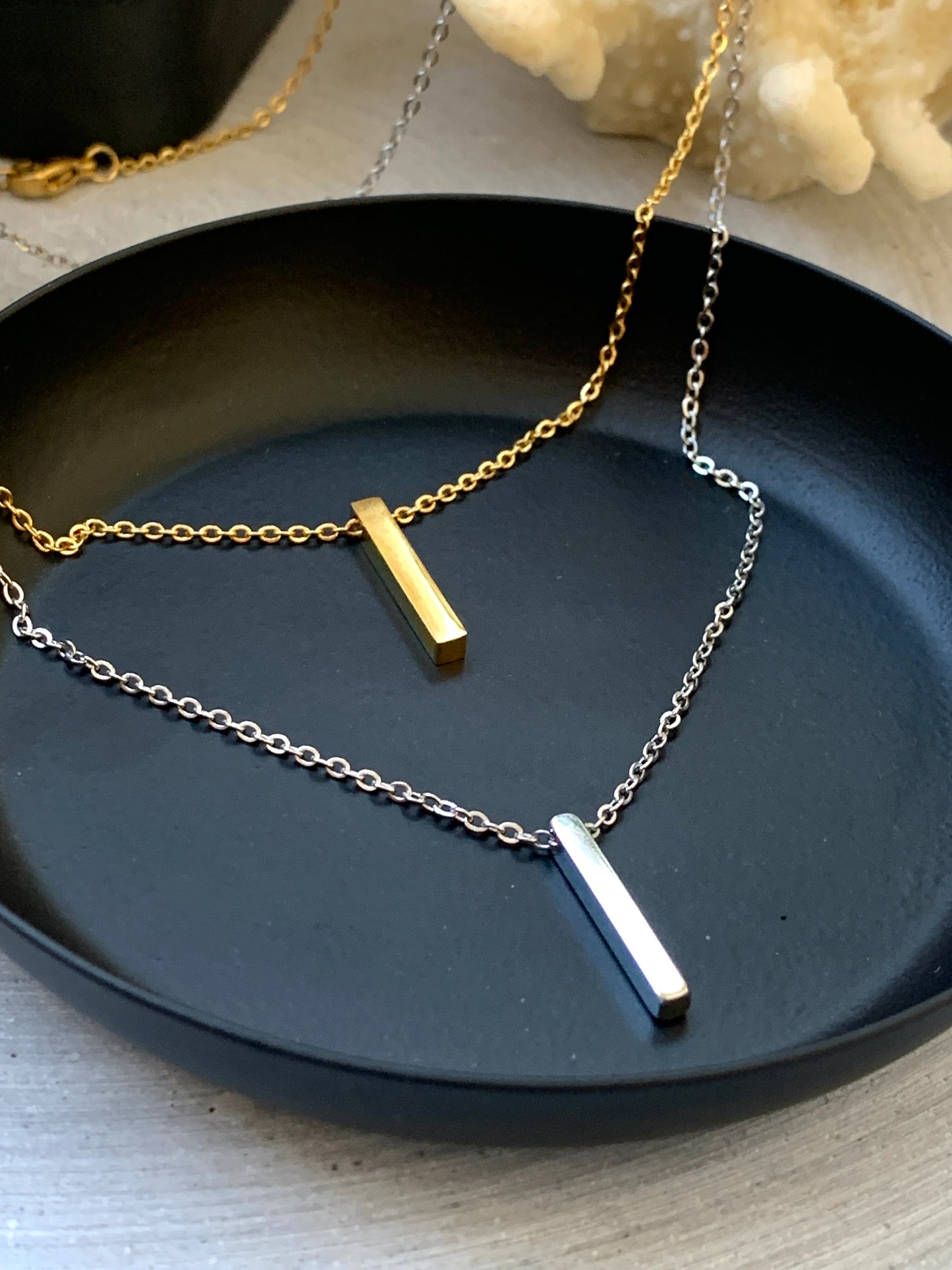 Minimalistische Stab Halskette – Edelstahlschmuck in Gold oder Silber – Natascha Woge®