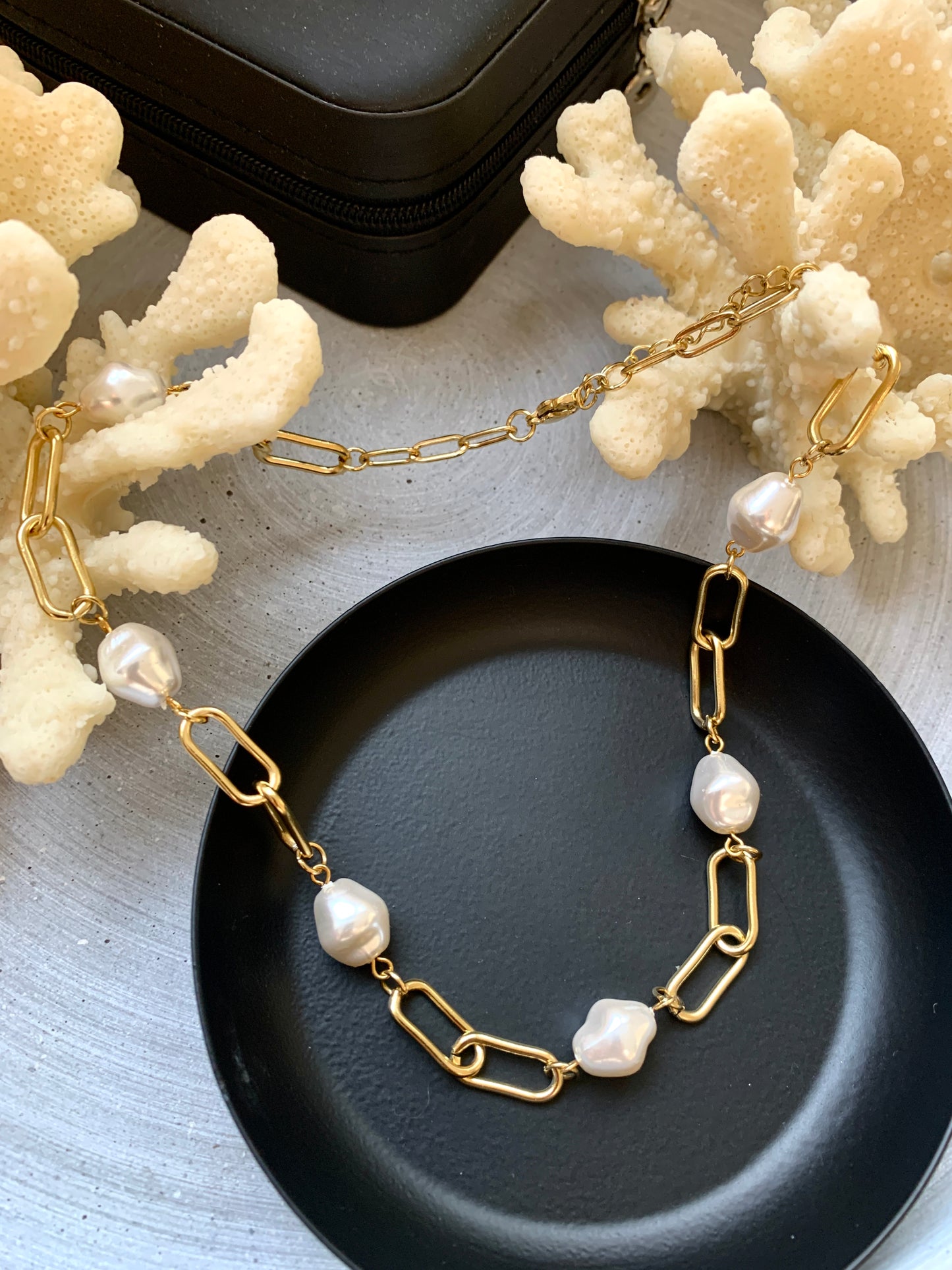Minimalistische Perlen Halskette – Edelstahlschmuck in Gold oder Silber – Natascha Woge®