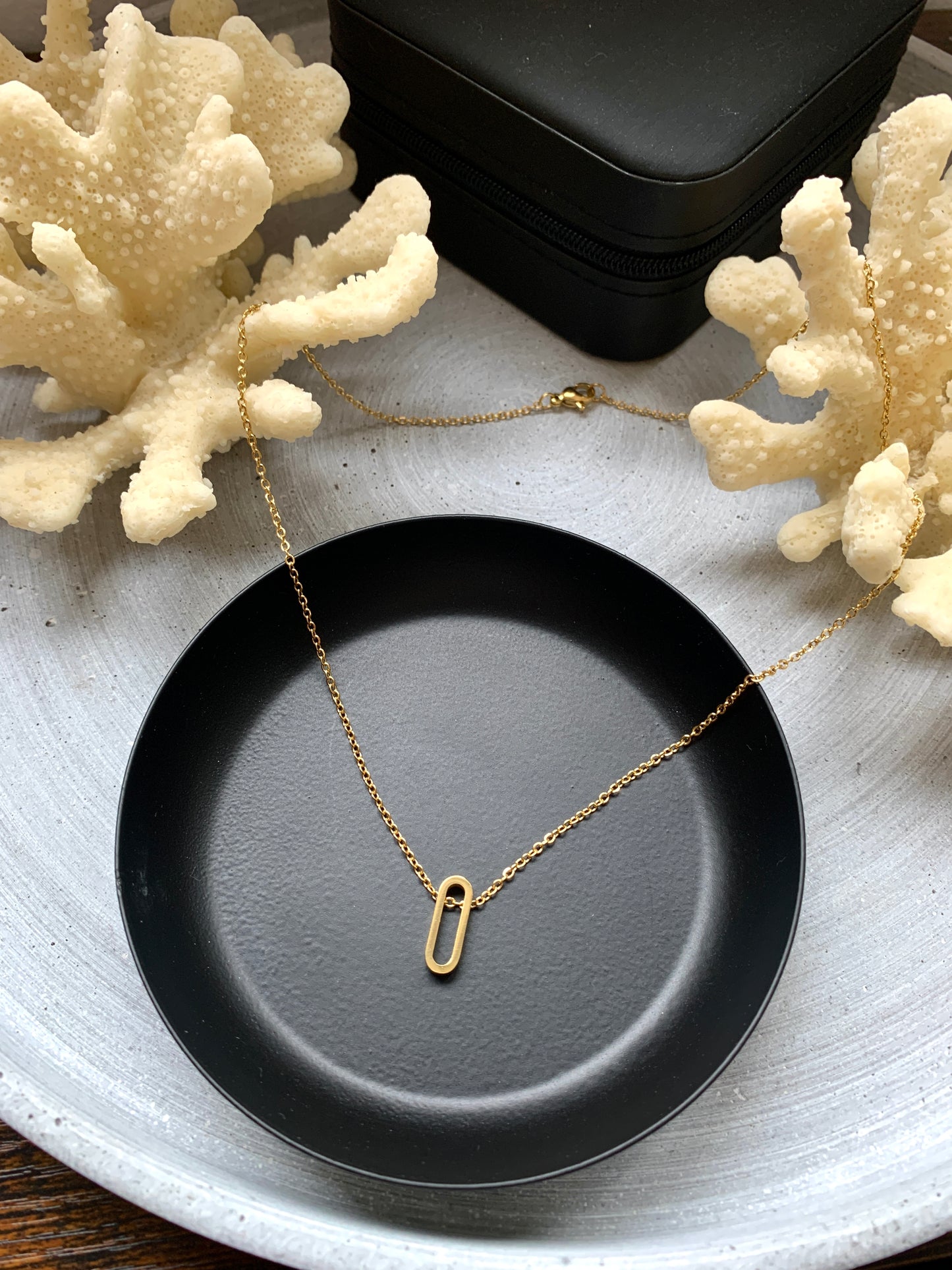 Minimalistische Oval Halskette – Edelstahlschmuck in Gold oder Silber – Natascha Woge®
