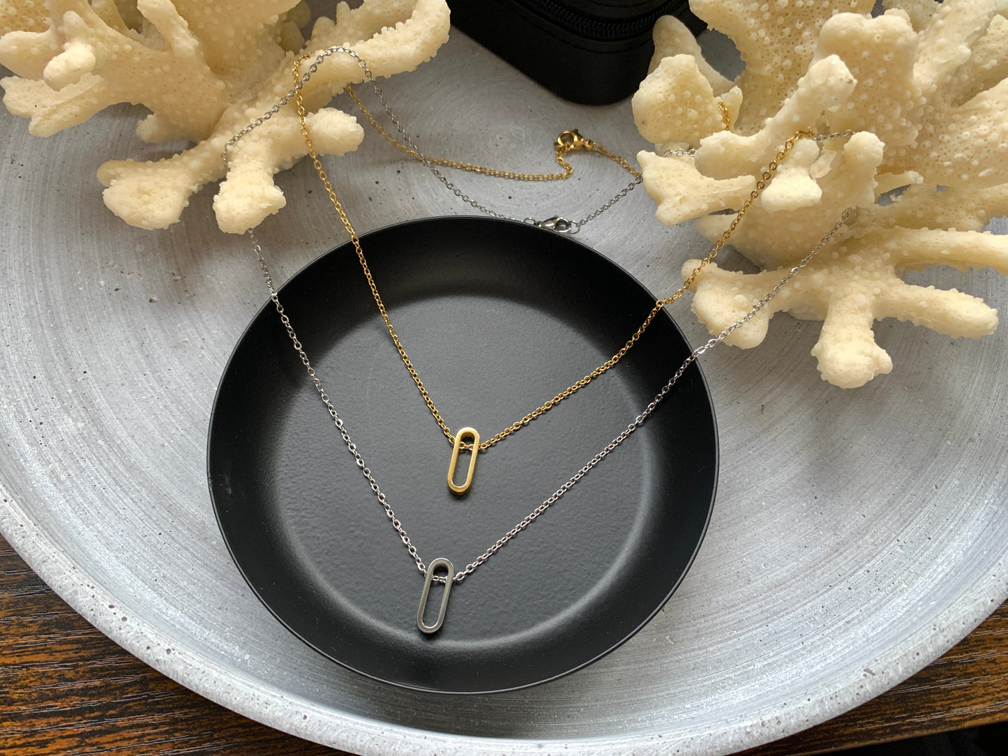 Minimalistische Oval Halskette – Edelstahlschmuck in Gold oder Silber – Natascha Woge®