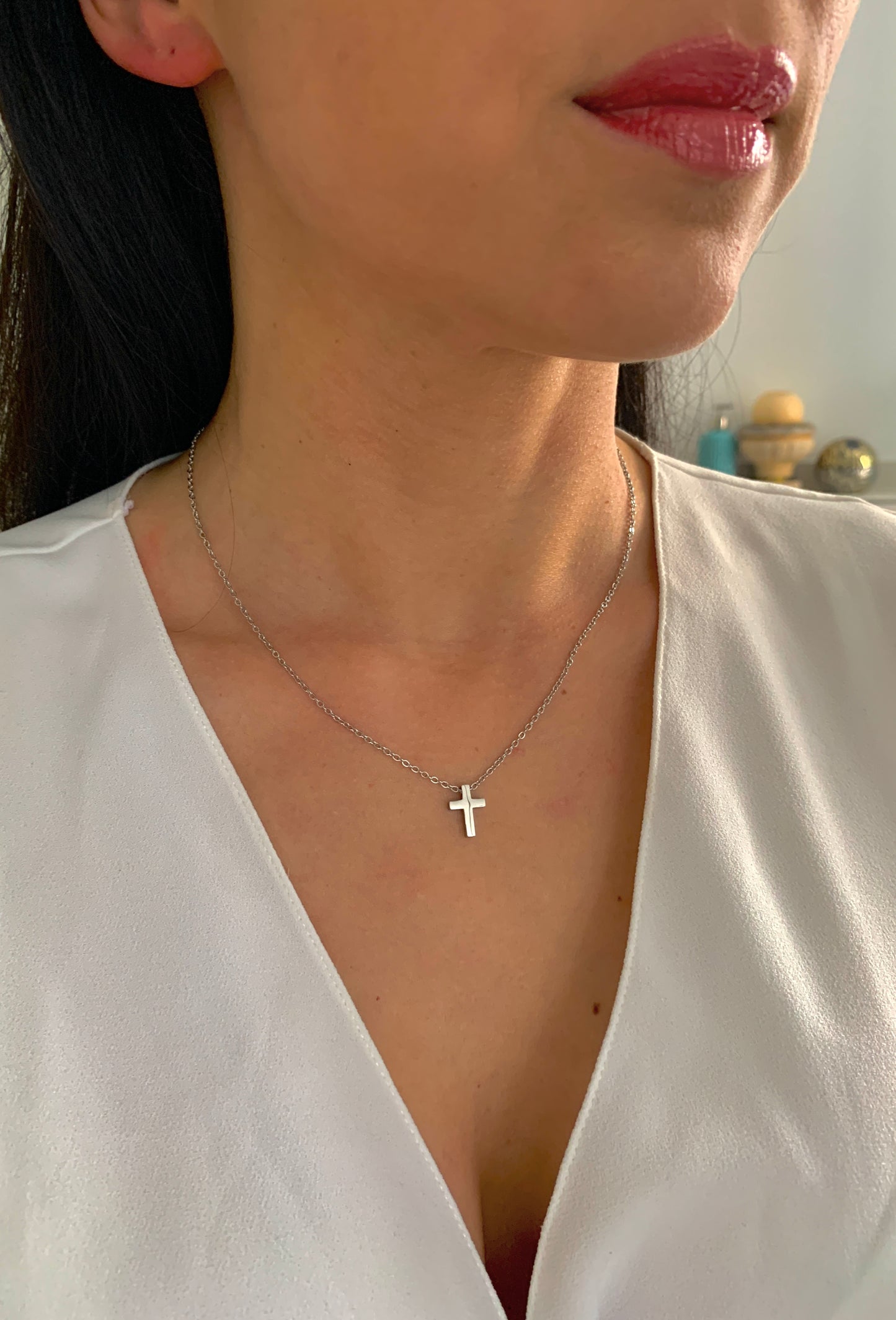 Mini Kreuz Halskette – dezenter Edelstahlschmuck in Gold oder Silber – Natascha Woge®