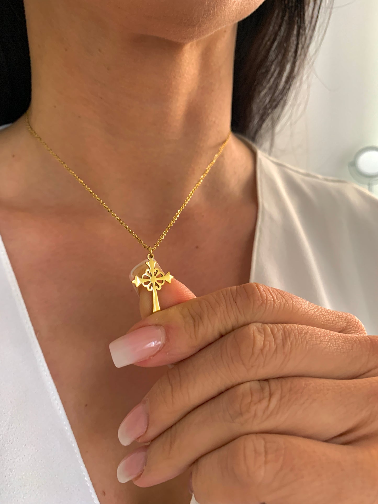 Kreuz Halskette – dezenter Edelstahlschmuck in Gold oder Silber – Natascha Woge®