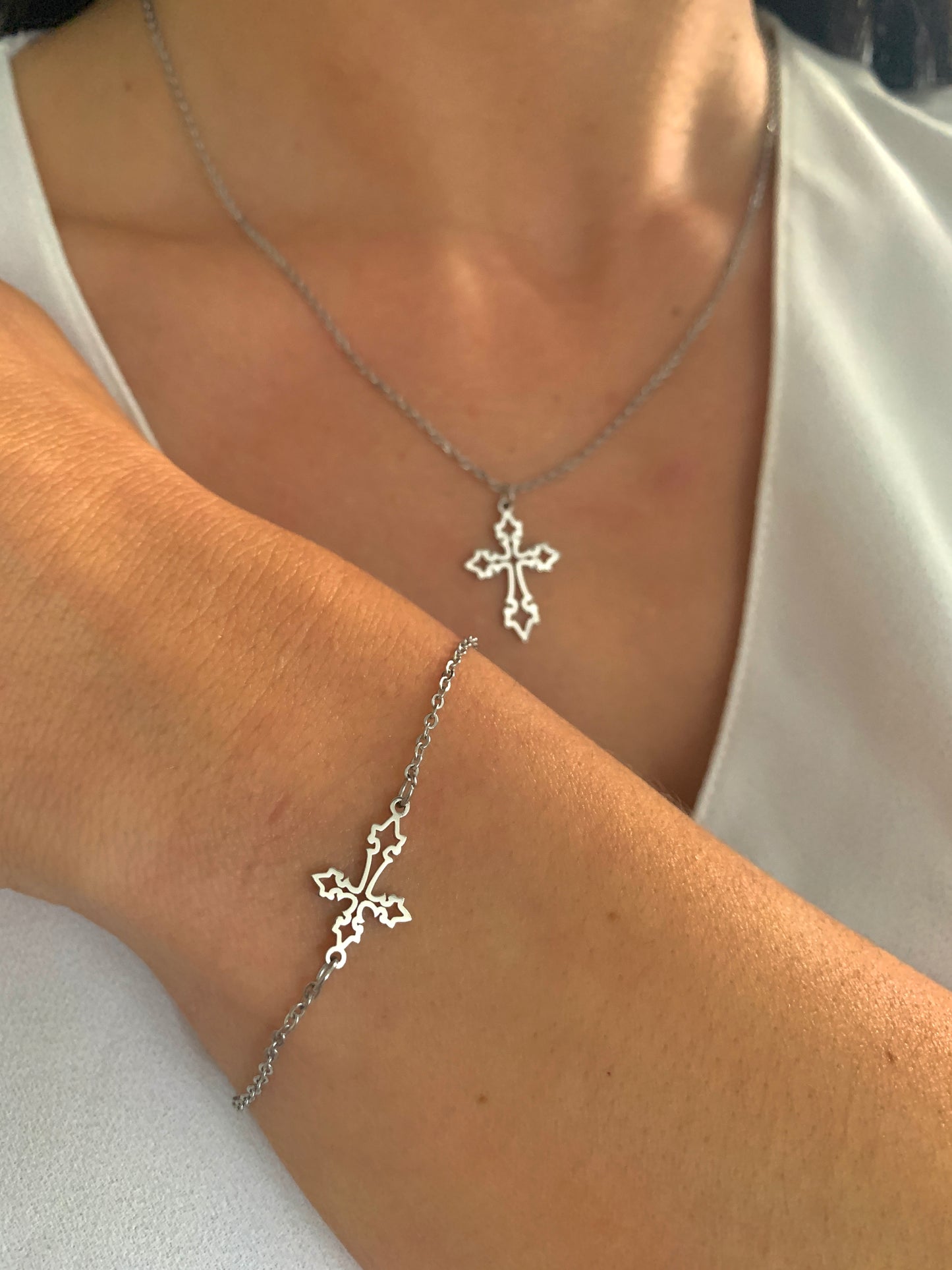 Kreuz Armband – Minimalistischer Edelstahlschmuck in Gold oder Silber – Natascha Woge®