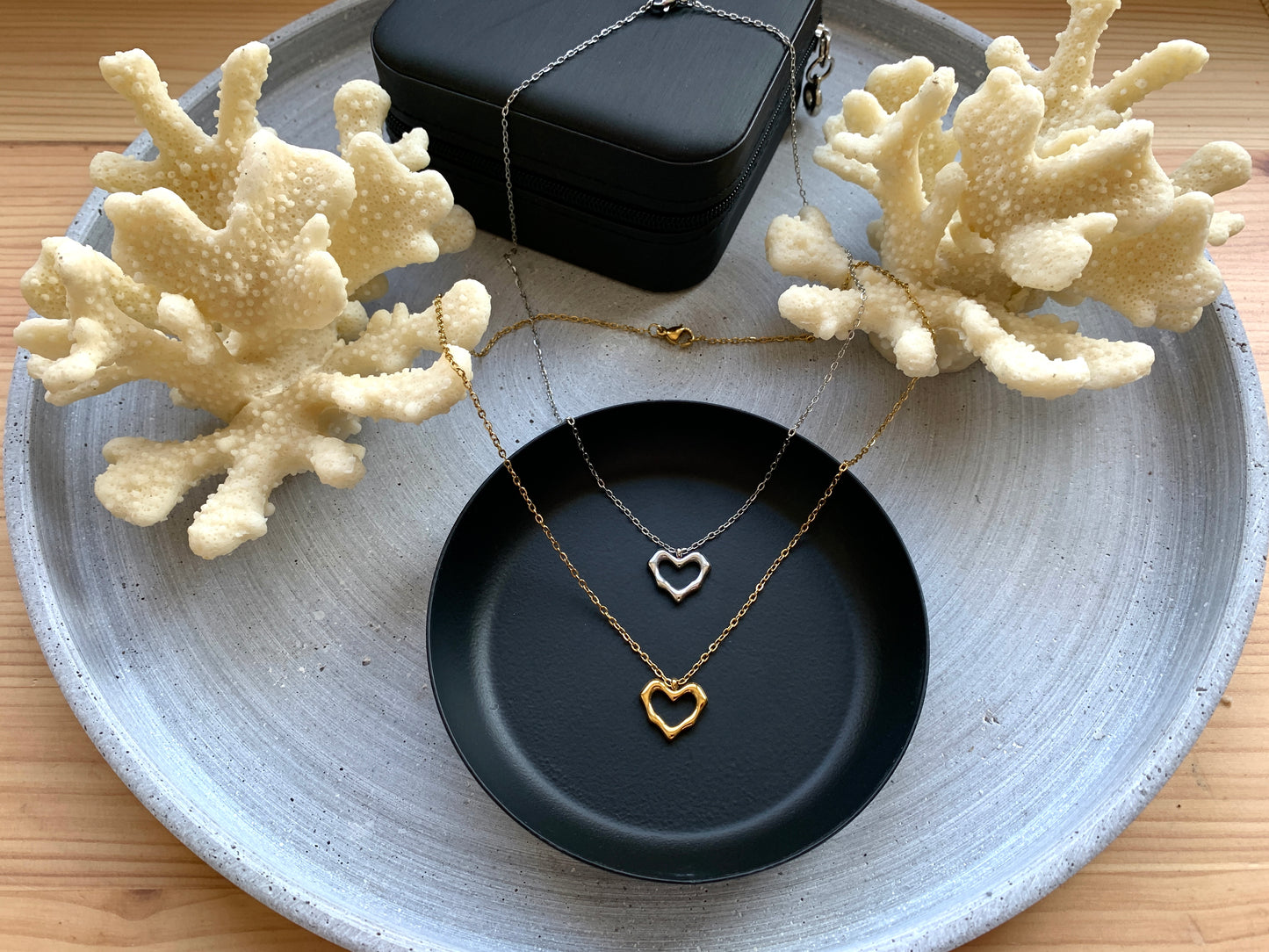 Minimalistische Herz Halskette – zarter Edelstahlschmuck in Gold oder Silber – Natascha Woge®