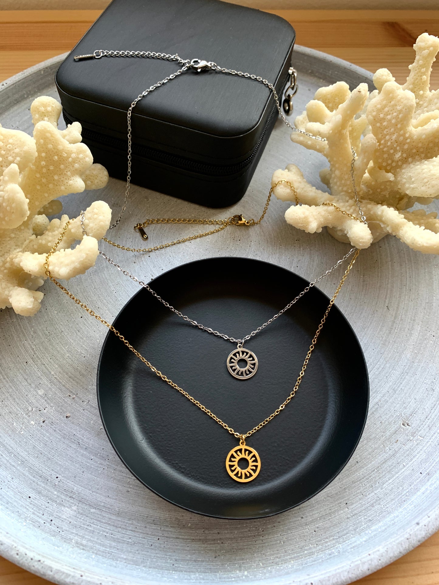 Sonnen Halskette – minimalistische Hollow Sun Halskette aus Edelstahl in Gold oder Silber – Natascha Woge®