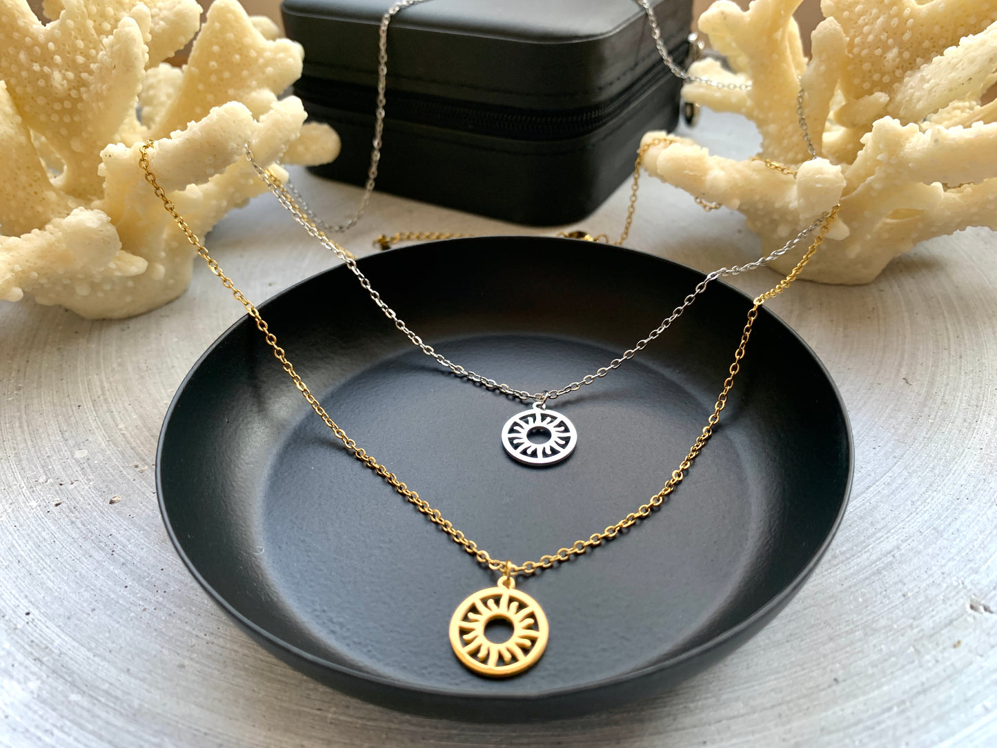 Sonnen Halskette – minimalistische Hollow Sun Halskette aus Edelstahl in Gold oder Silber – Natascha Woge®