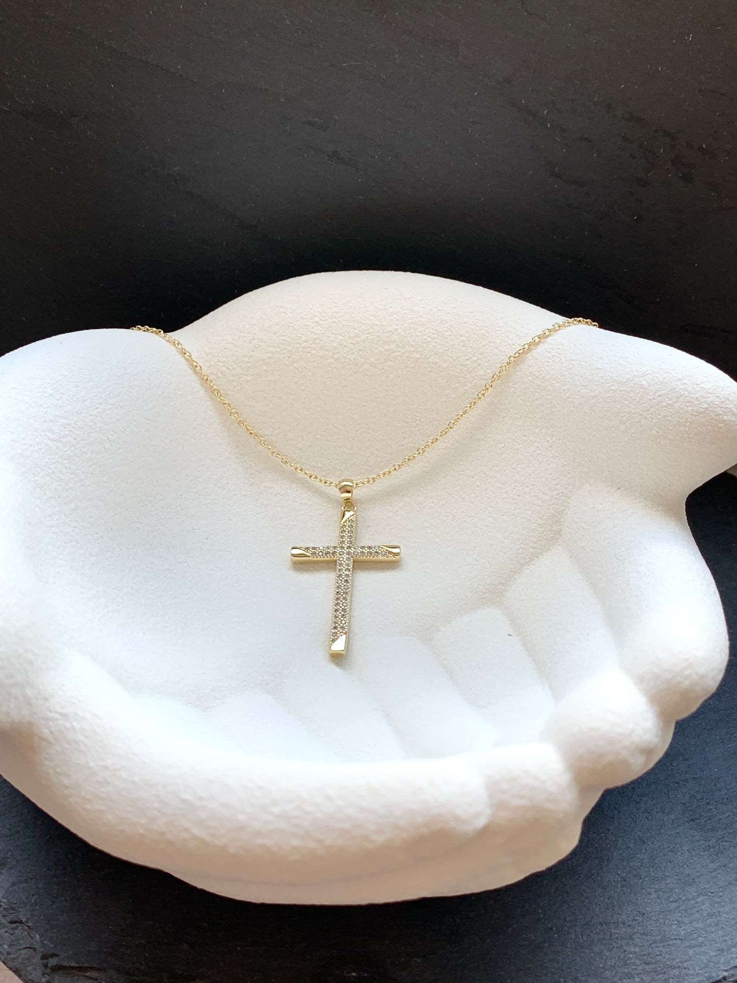 Kreuz Halskette mit Zirkonia – 14K goldplattierter Schmuck – Natascha Woge®