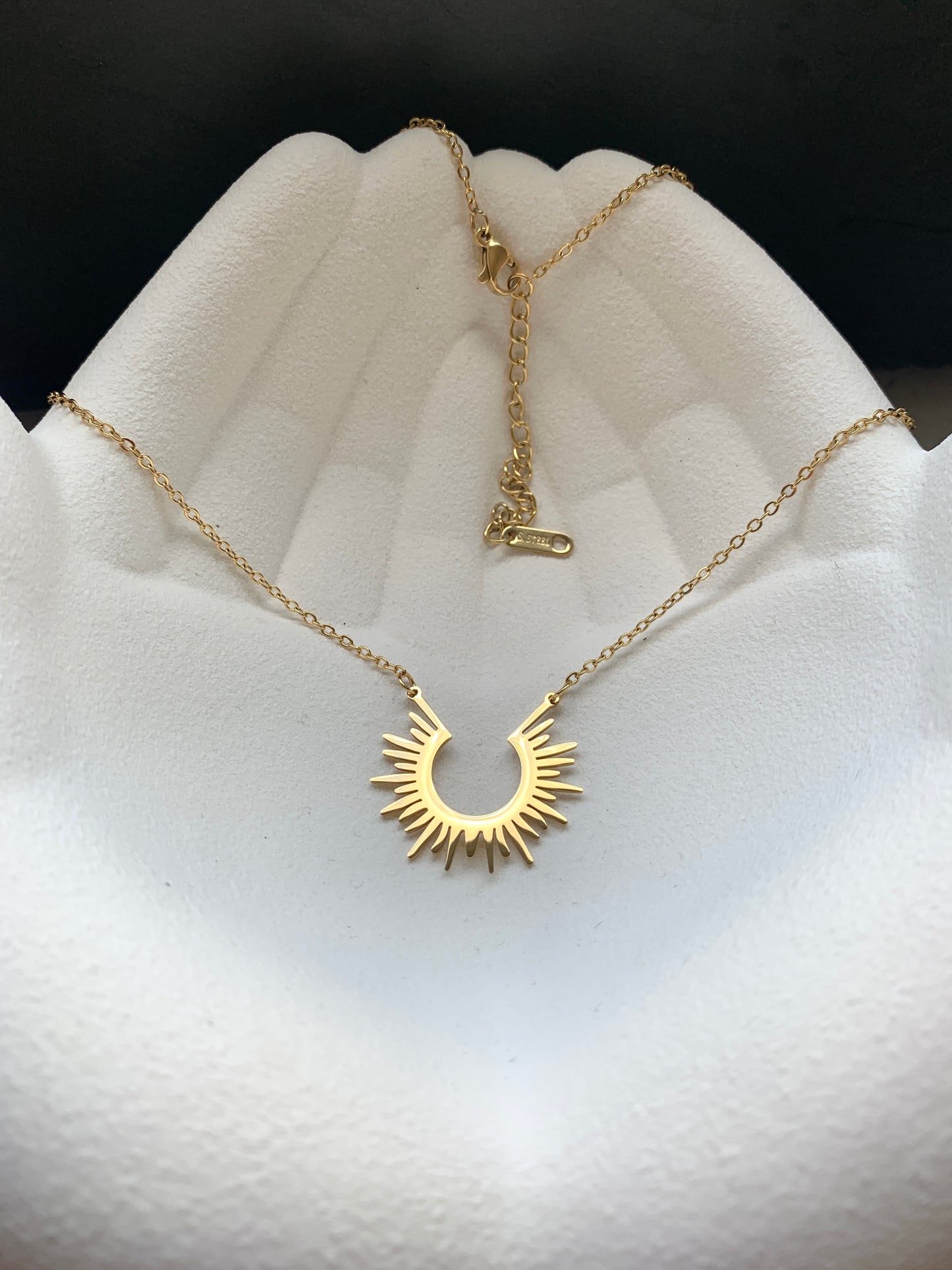 Sonnen Schmuckset – minimalistische Halskette & Ohrringe aus Edelstahl in Gold – Natascha Woge®