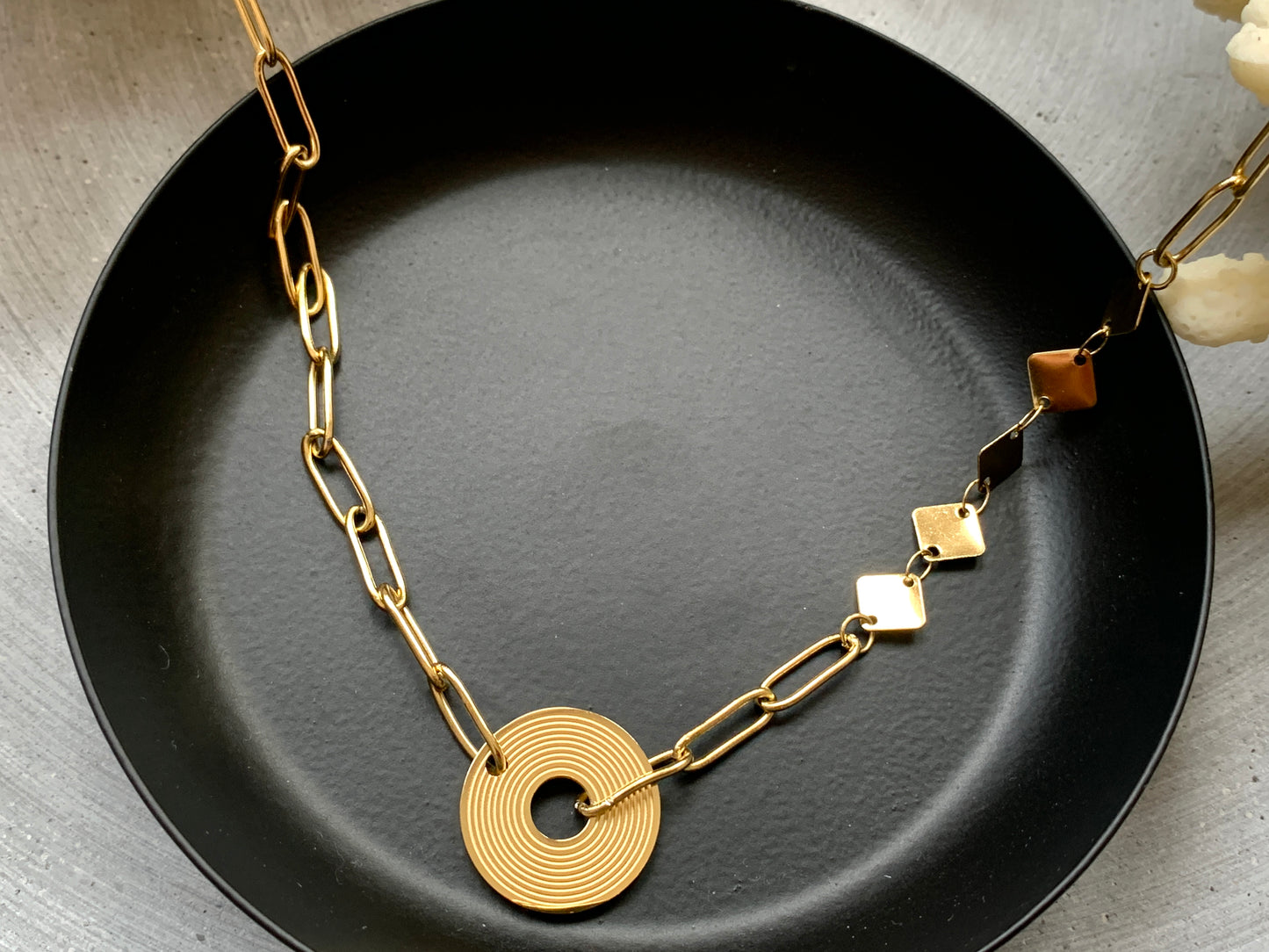 Minimalistische Disk Halskette – Edelstahlschmuck in Gold oder Silber – Natascha Woge®