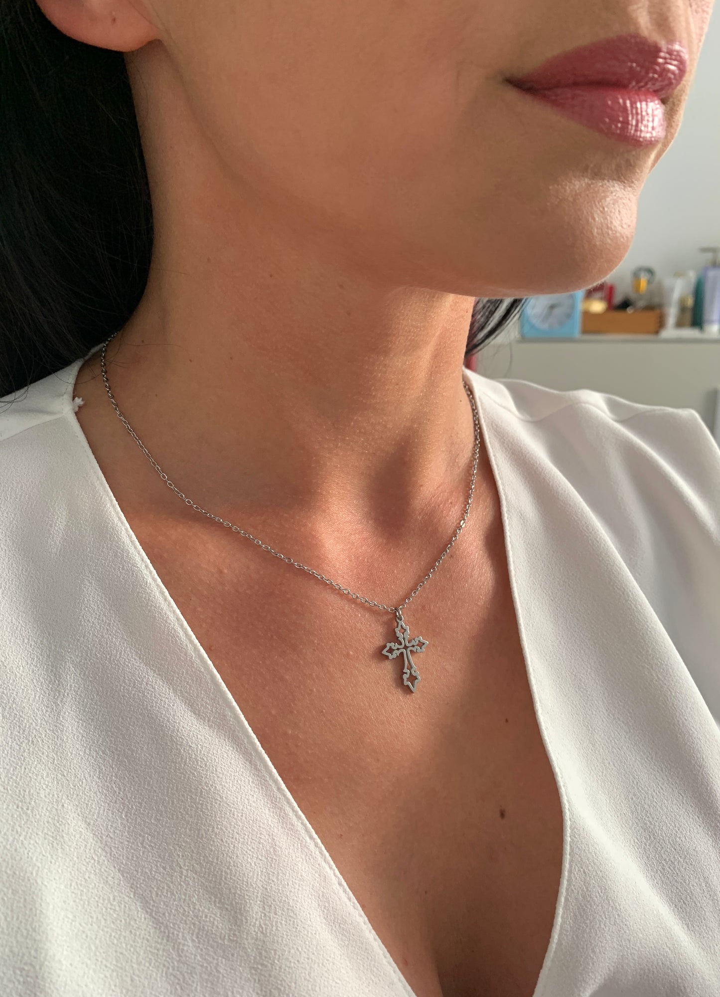Kreuz Halskette – dezenter Edelstahlschmuck in Gold oder Silber – Natascha Woge®