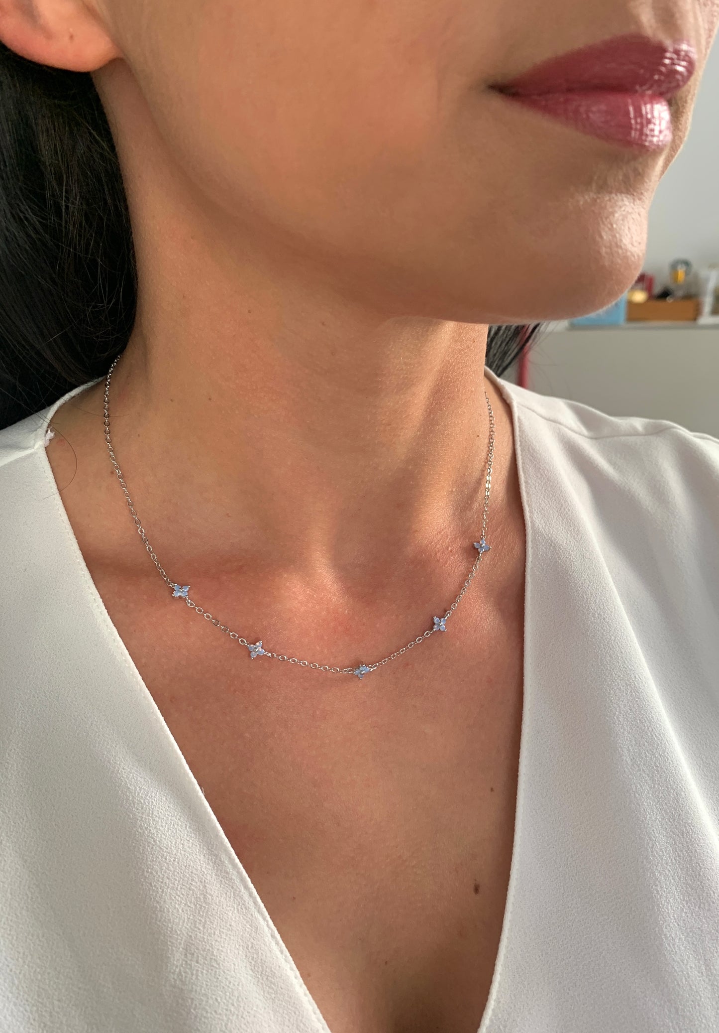 18K Gold Halskette mit blauen Blüten – minimalistische Charms – Natascha Woge®