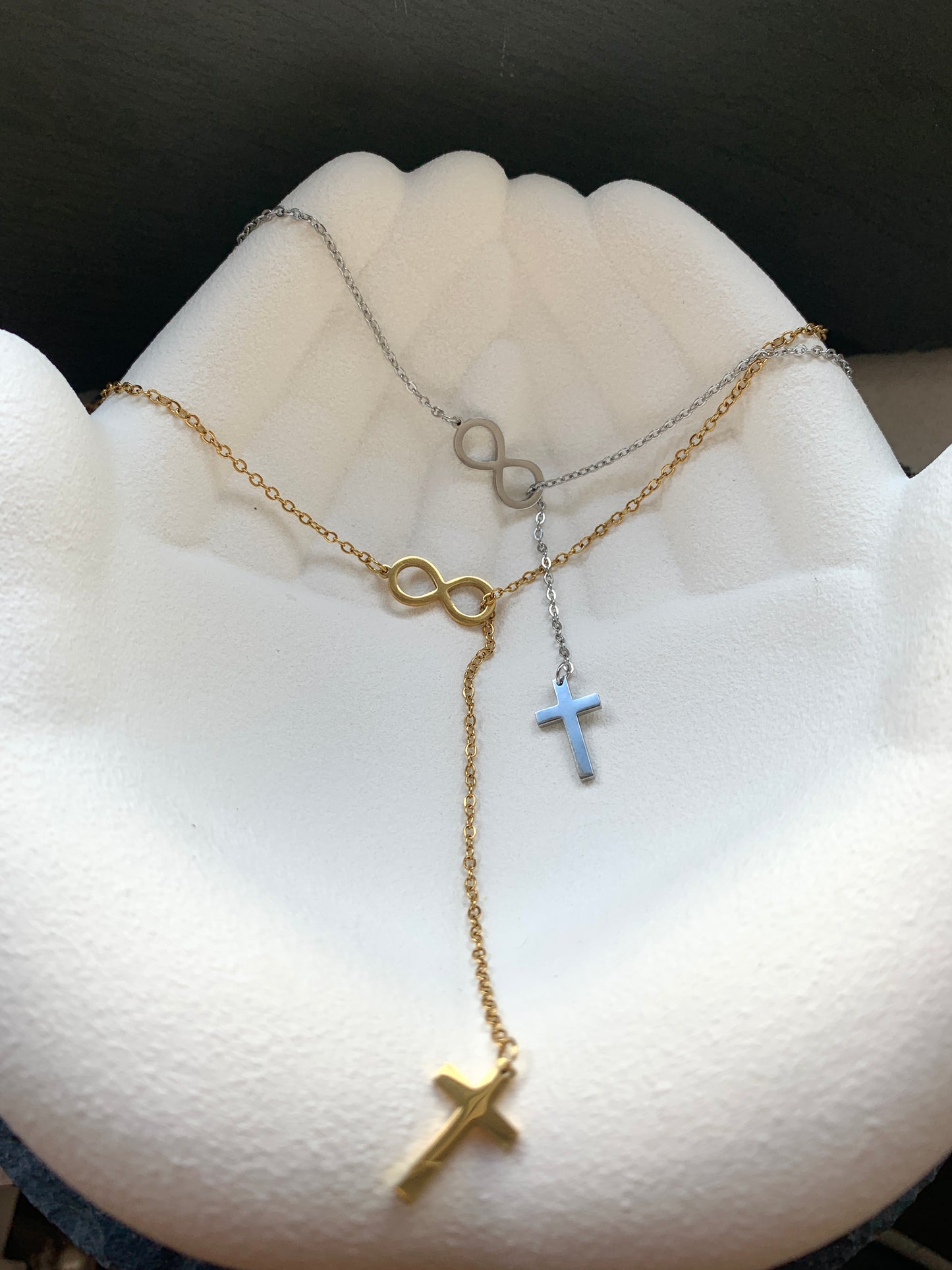 Kreuz & Unendlichkeit Halskette – minimalistischer Edelstahlschmuck in Gold oder Silber – Natascha Woge®