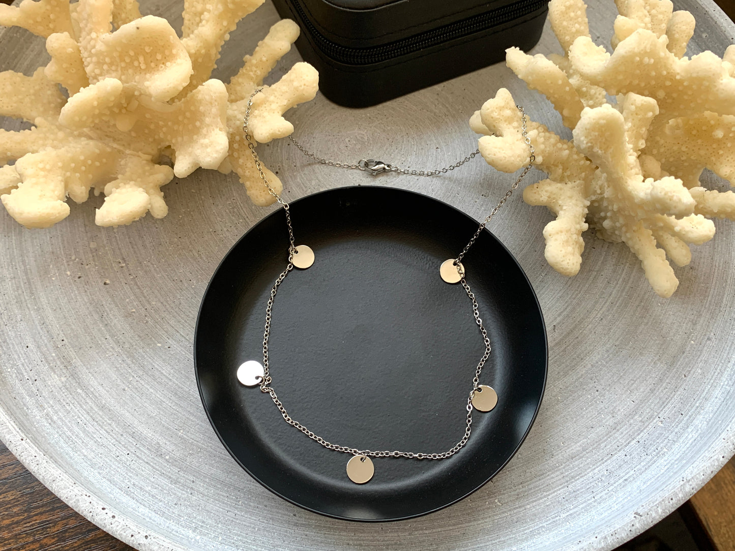 Minimalistische Münzen Halskette – Edelstahlschmuck in Gold oder Silber – Natascha Woge®