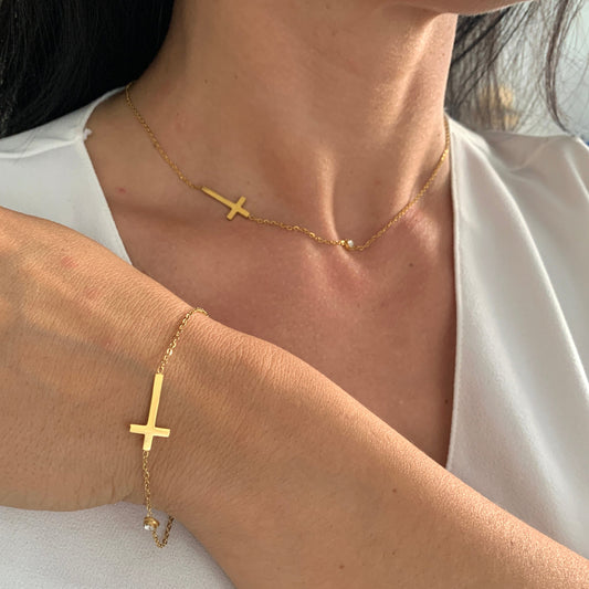 18K Gold Kreuz Schmuckset – Halskette & Armband mit Stein – Natascha Woge®