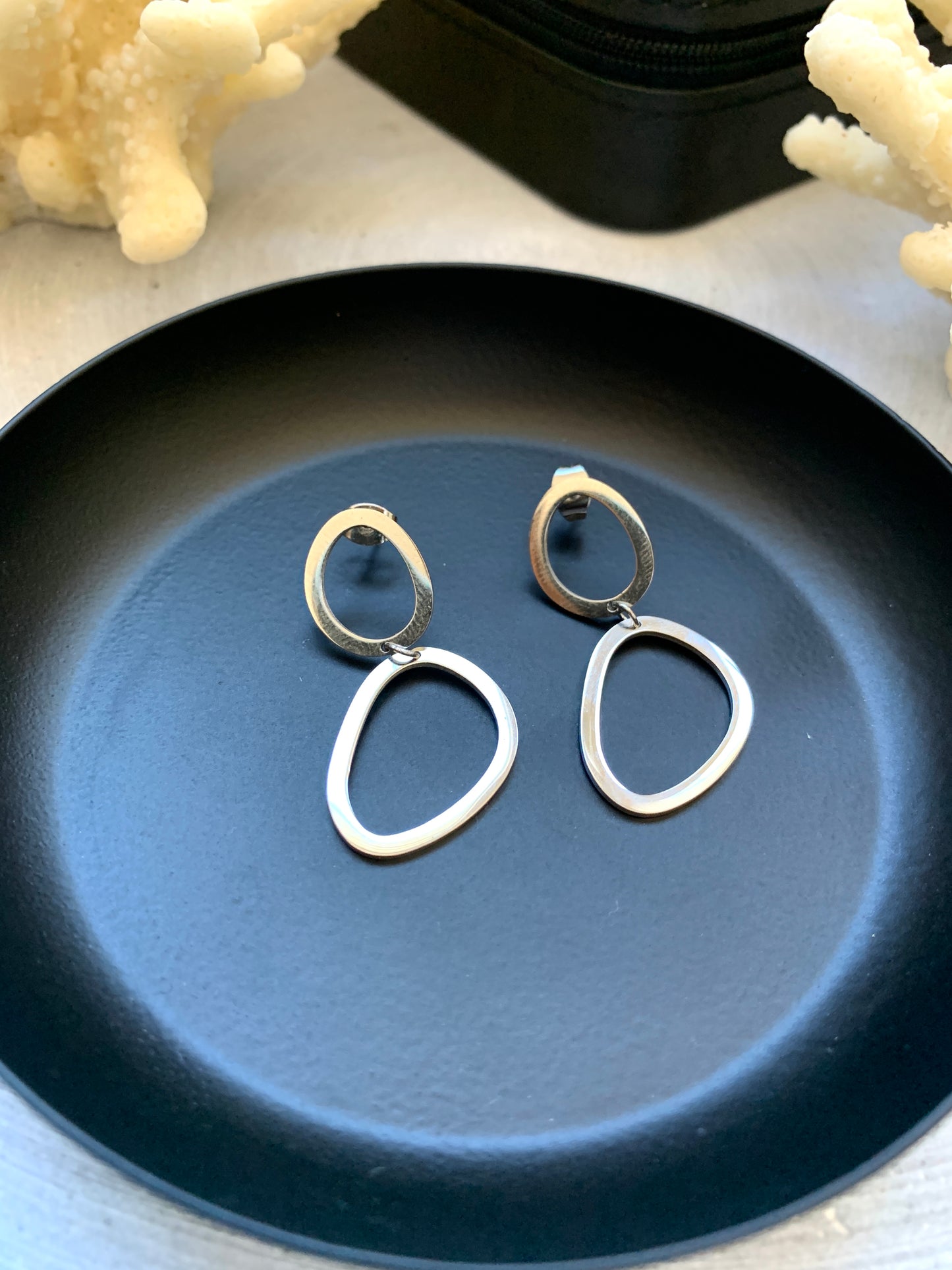 Lange minimalistische Creolen Ohrringe Damen Edelstahl Gold Silber wasserfest – NataschaWoge®