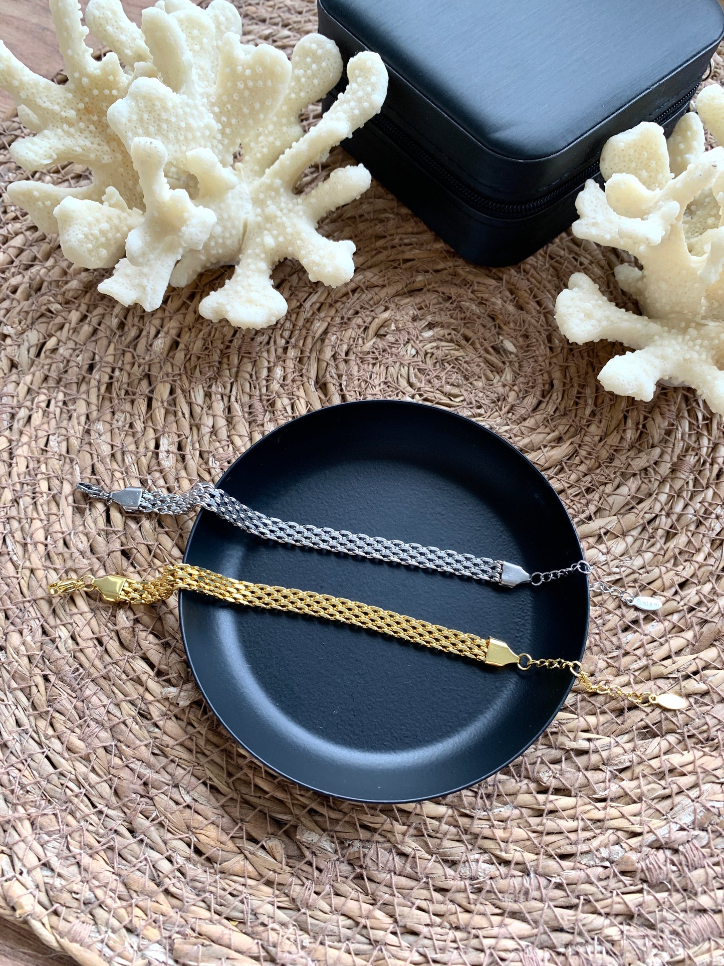 damen-armband-gliederkette-edelstahl-gold-und-silber-modern-natascha-woge