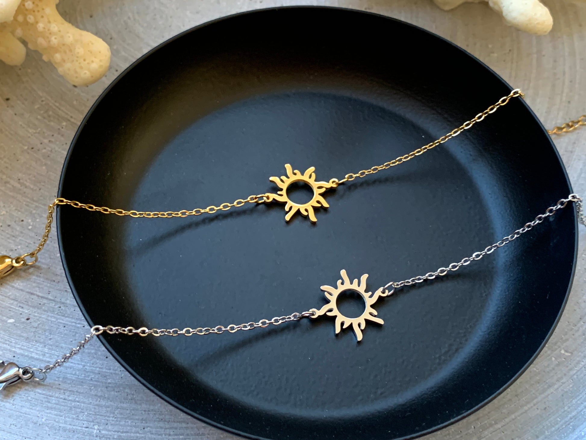 damen-armband-sonnenmotiv-edelstahl-gold-silber-modern-natascha-woge