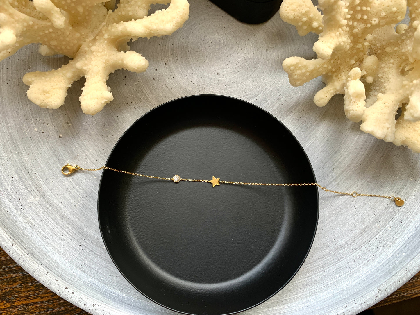 damen-armband-sternmotiv-gold-edelstahl-feiner-schmuck-natascha-woge