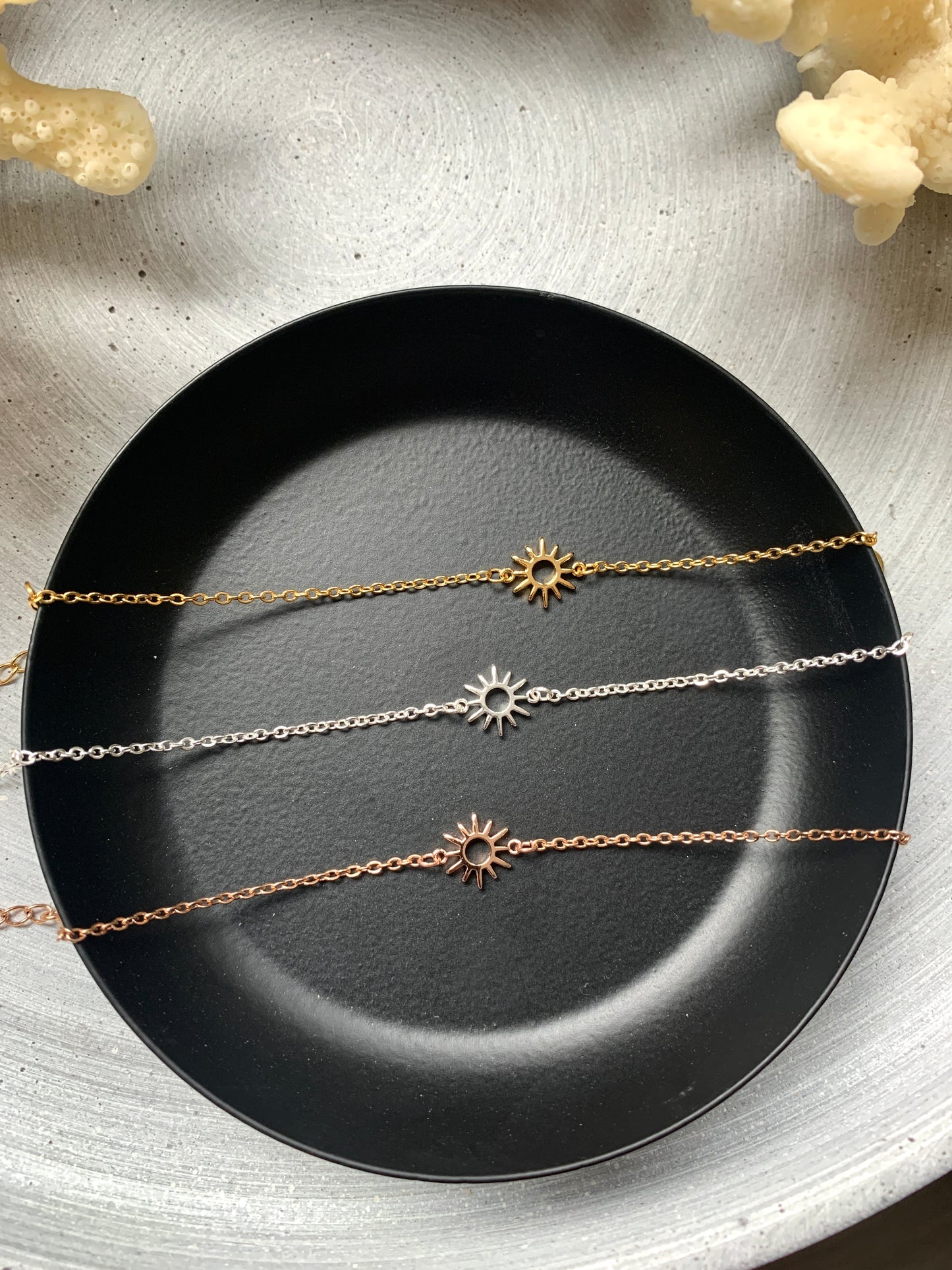 edelstahl-armband-sonne-gold-silber-rosegold-feiner-damenschmuck-natascha-woge