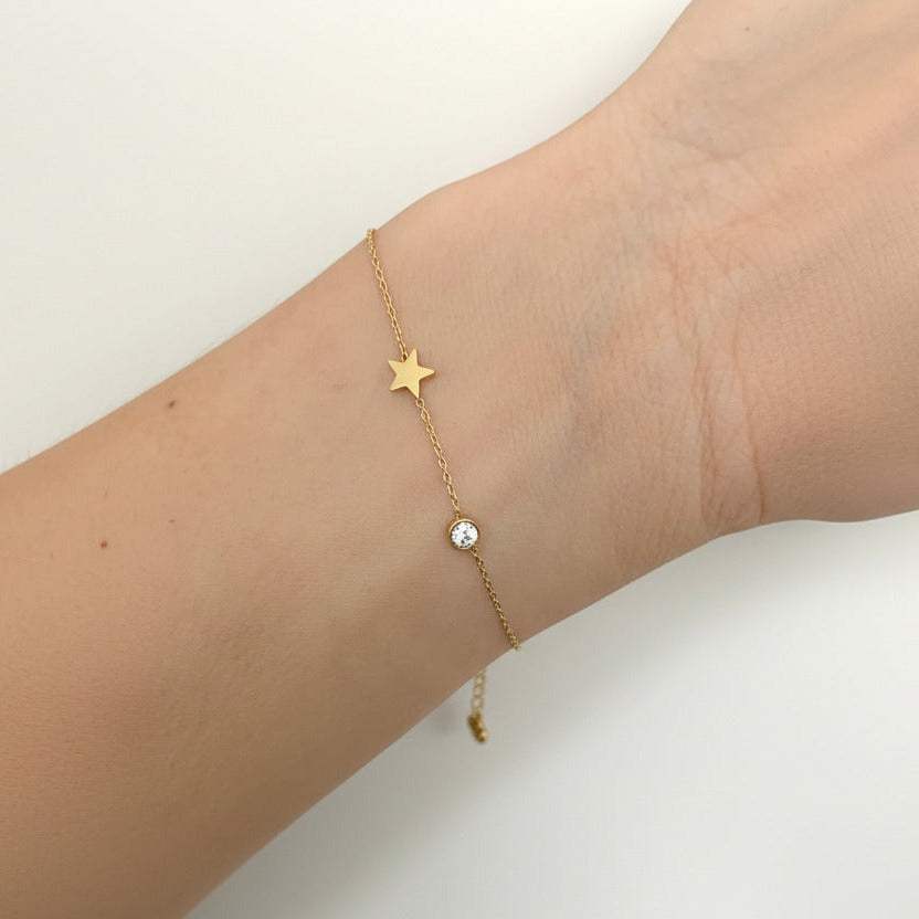 edelstahl-armband-stern-gold-minimalistisch-damenschmuck-natascha-woge
