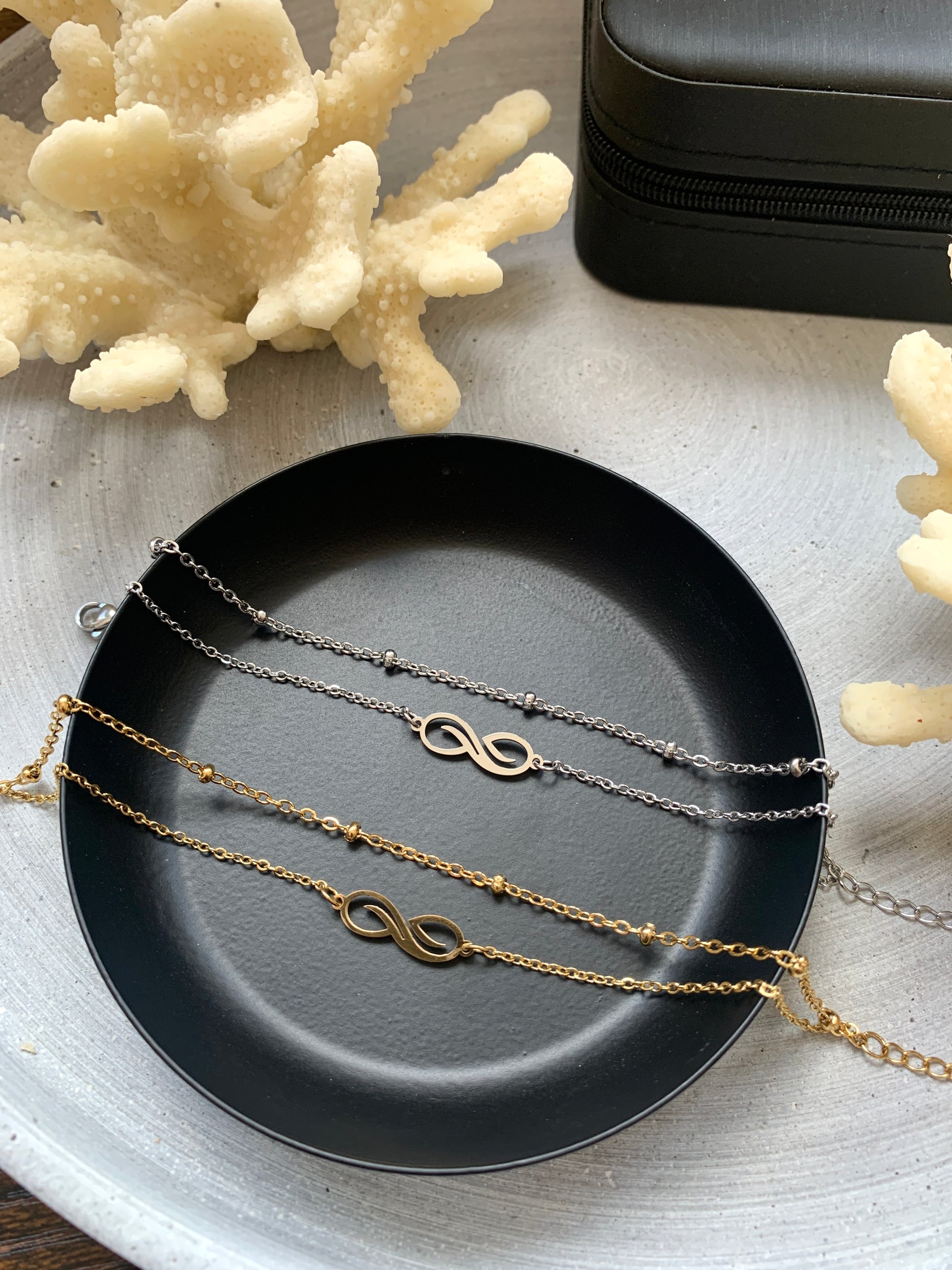 edelstahl-schmuck-armband-infinity-gold-silber-ohne-verfaerben-natascha-woge