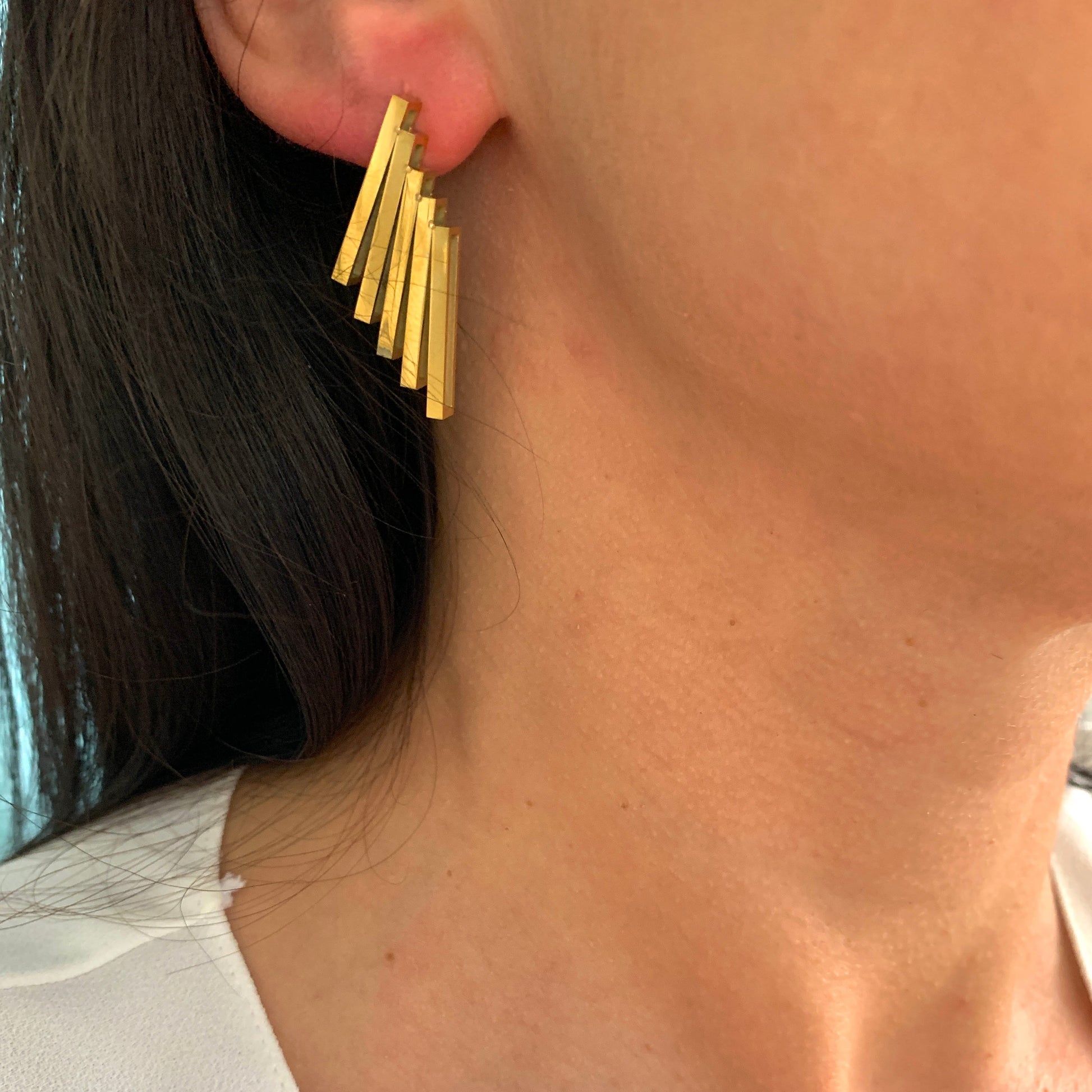 edelstahl-stab-ohrringe-gold-3-cm-wasserfest