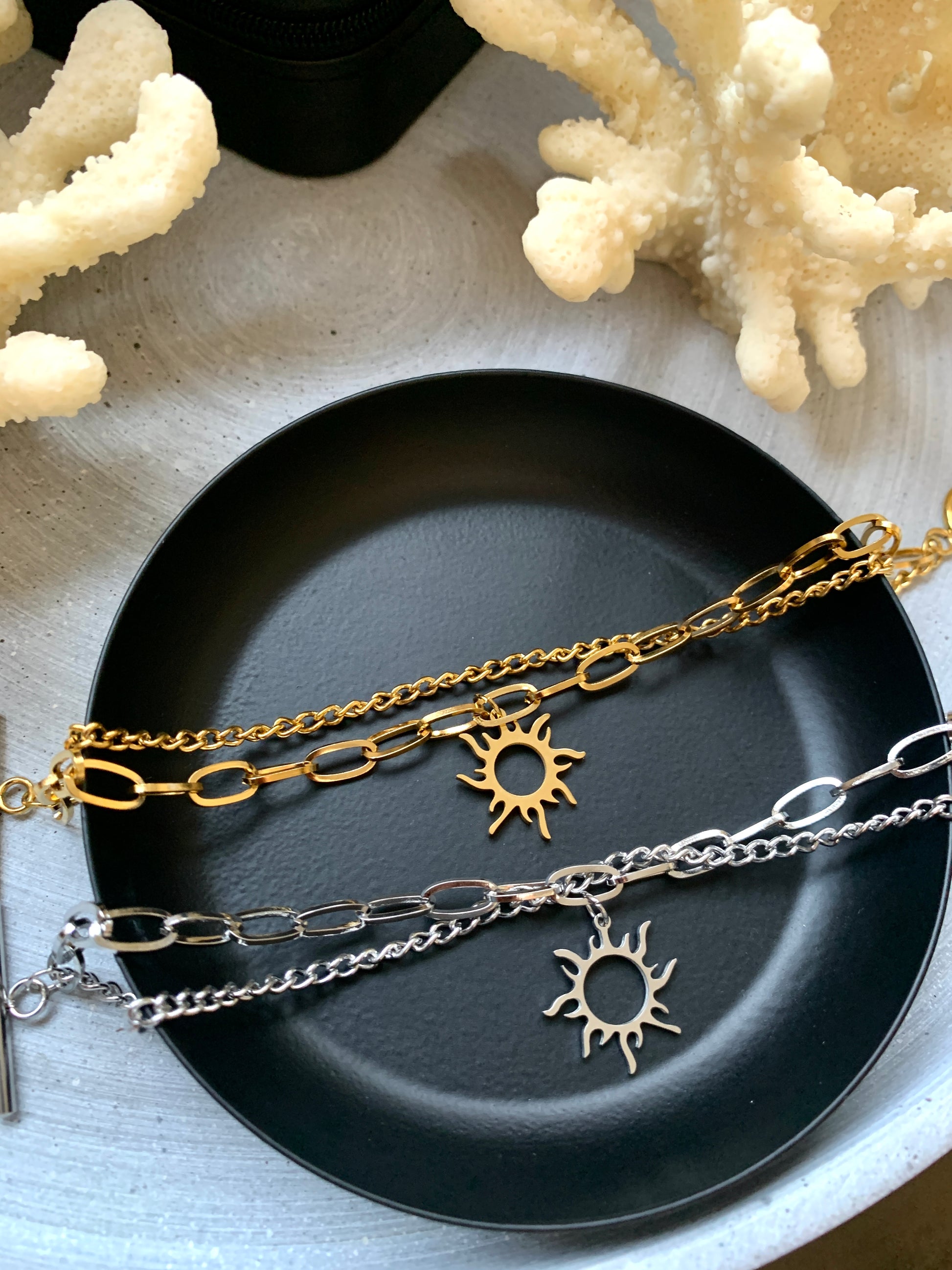 filigranes-sonnenarmband-edelstahl-gold-silber-kombinationsschmuck-natascha-woge