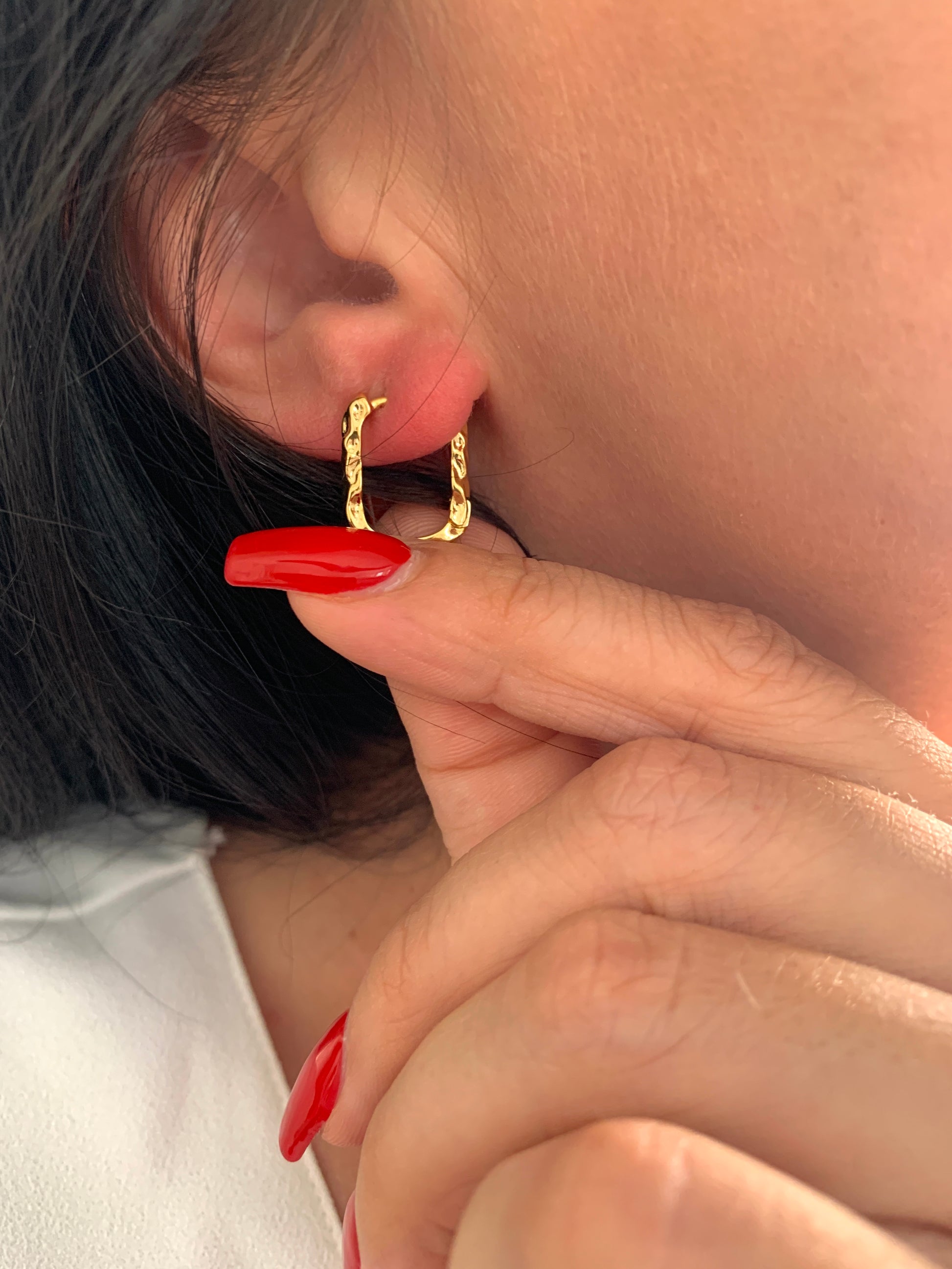 geschenk-fuer-sie-edelstahl-creolen-minimal