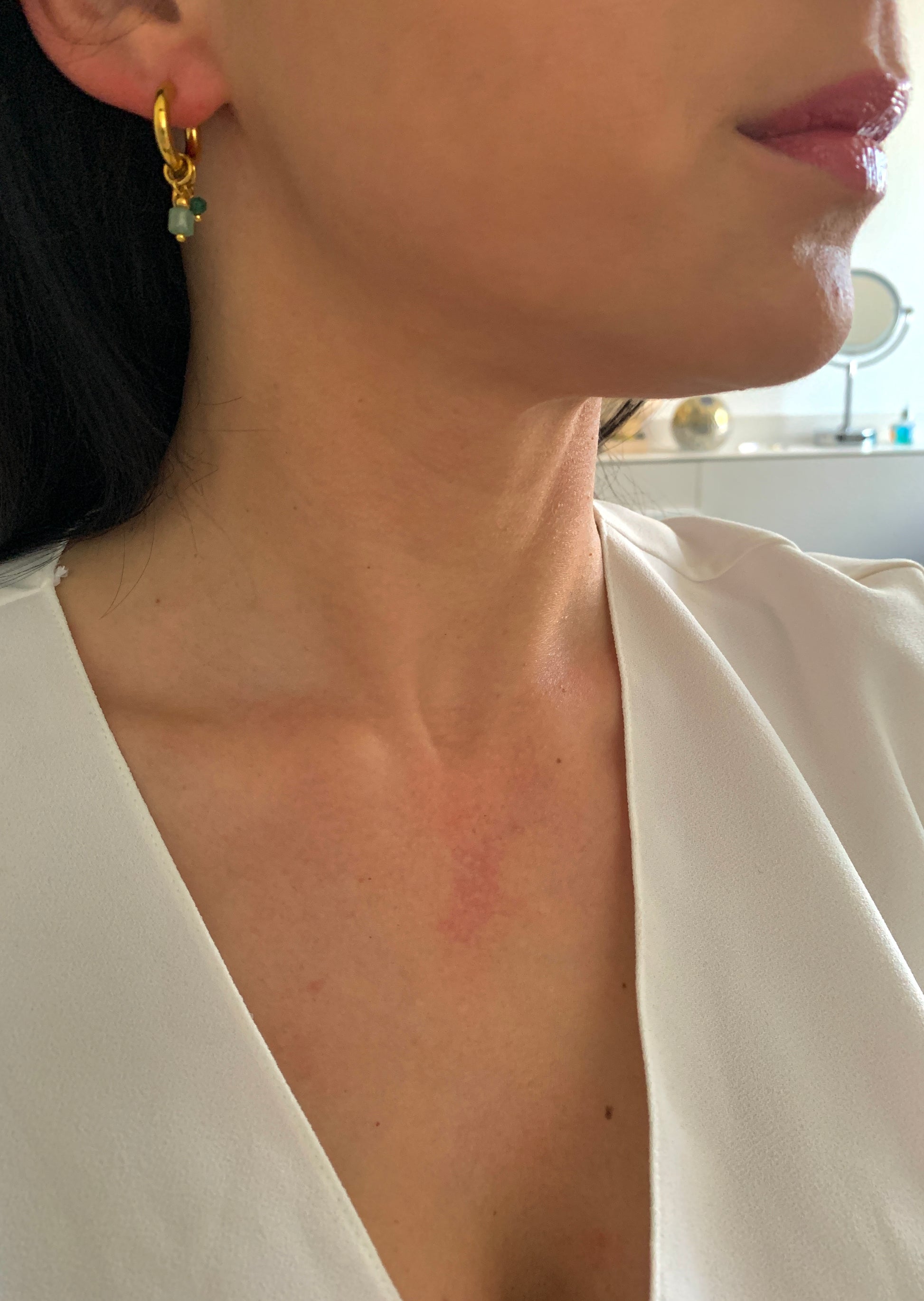 geschenk-fuer-sie-goldene-huggie-creolen-aventurin