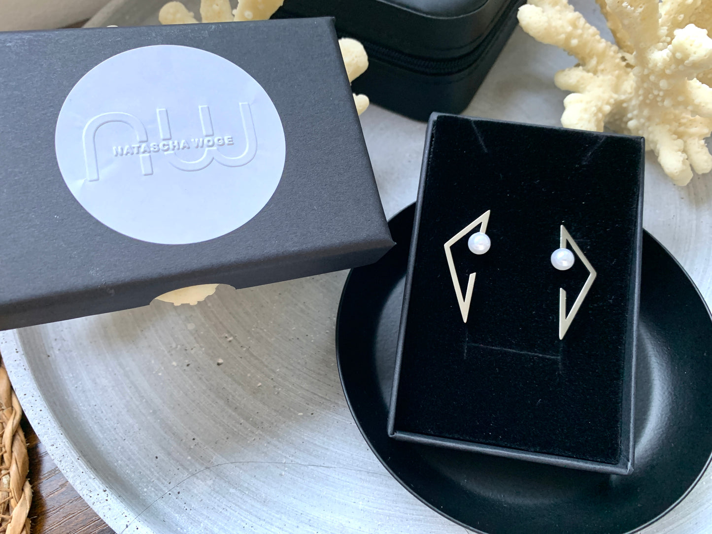 hypoallergene-edelstahl-ohrringe-gold-perle-4cm