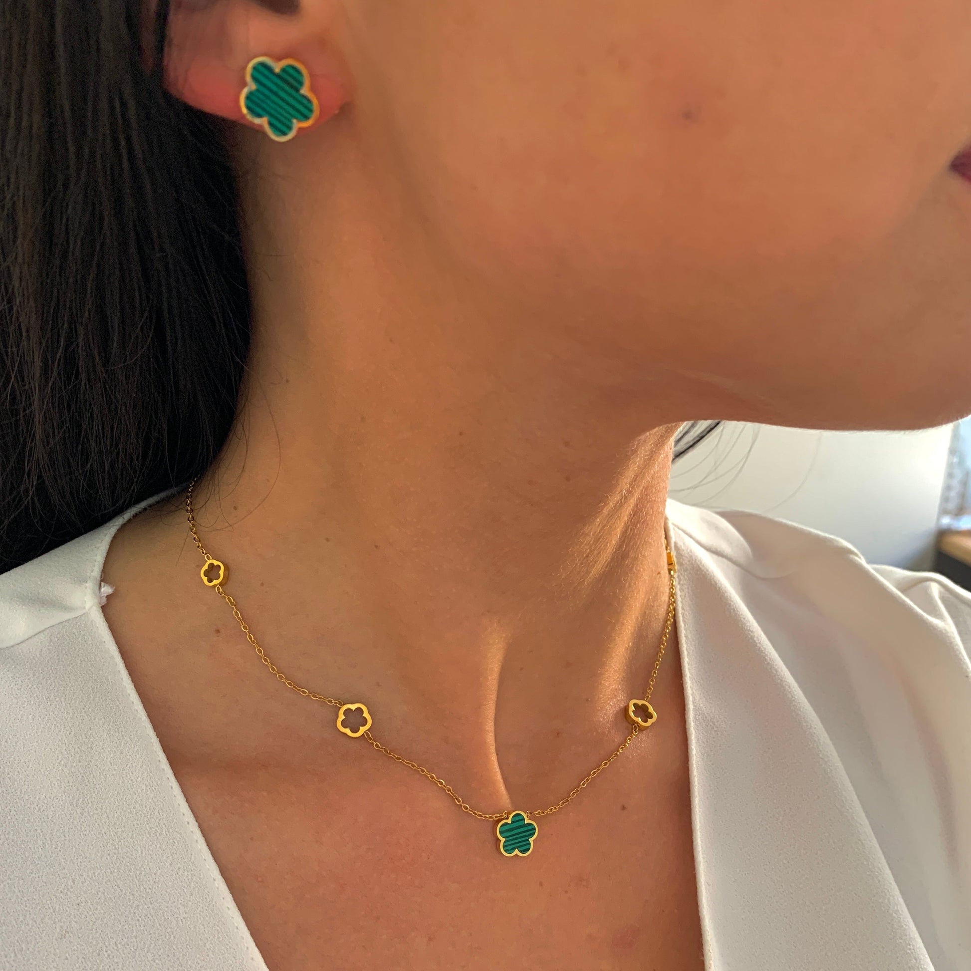 kleeblatt-ohrstecker-edelstahl-gold-gruen-damenschmuck