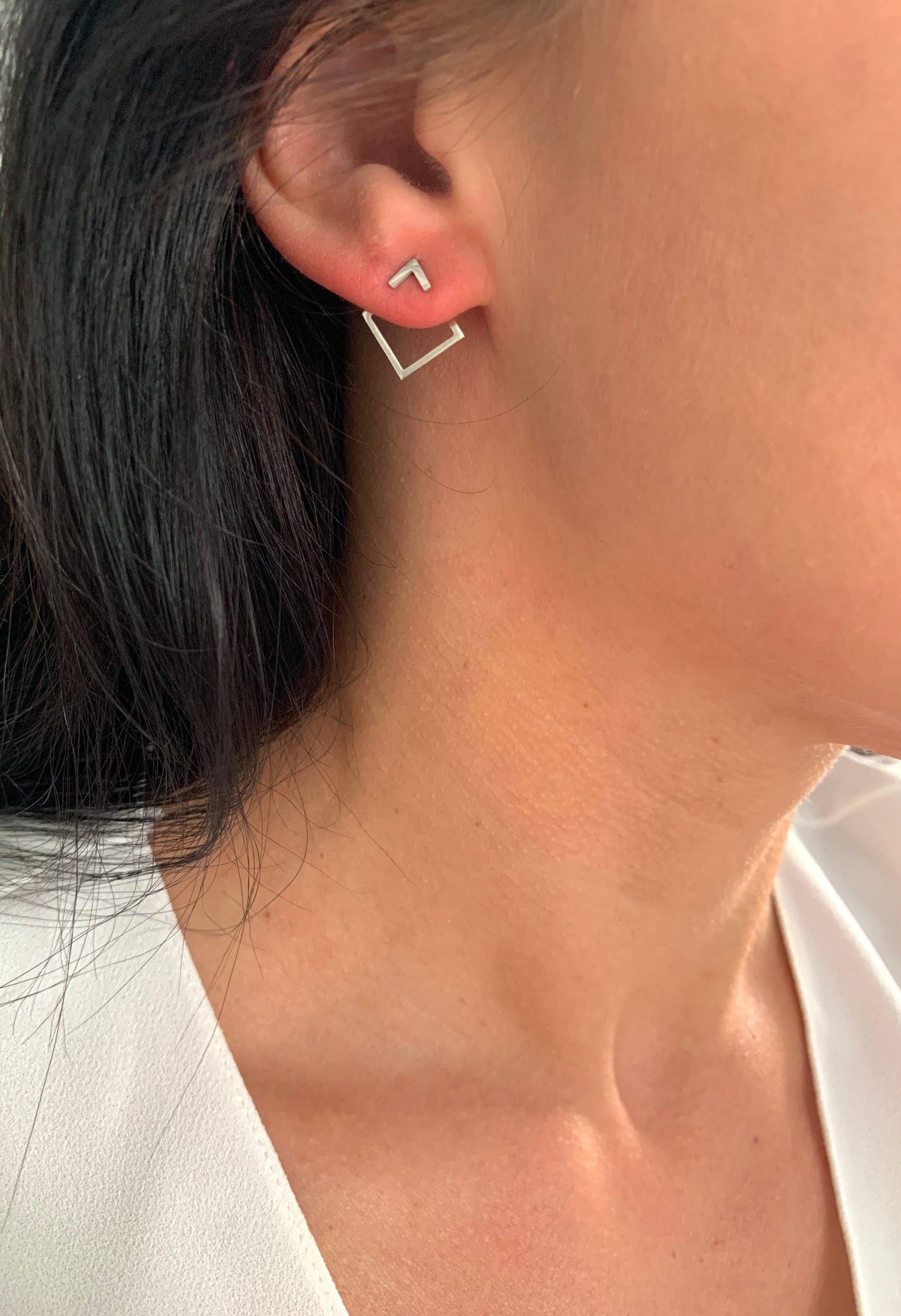 kleine-geometrische-creolen-edelstahl-gold-schlicht-alltag-ohrringe