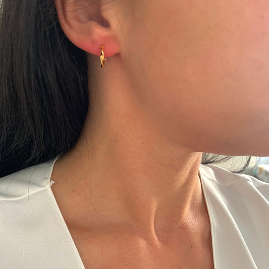 mini-creolen-edelstahl-rund-silber-gold-huggie-ohrringe-wasserfest