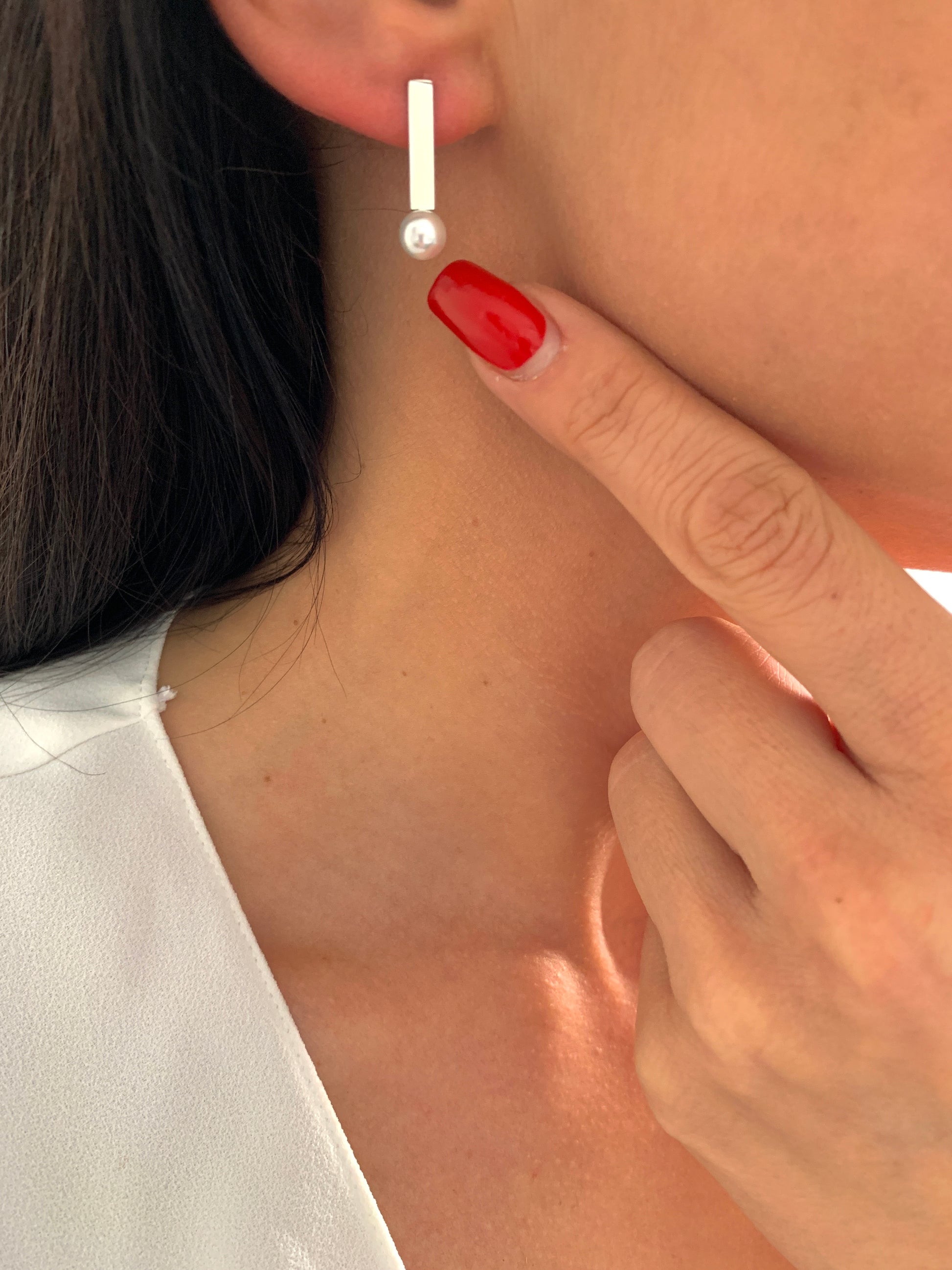 moderner-damenschmuck-perlen-ohrringe-silber