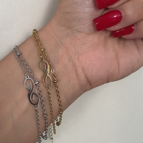 minimalistisches-infinity-armband-edelstahl-gold-silber-elegant-natascha-woge