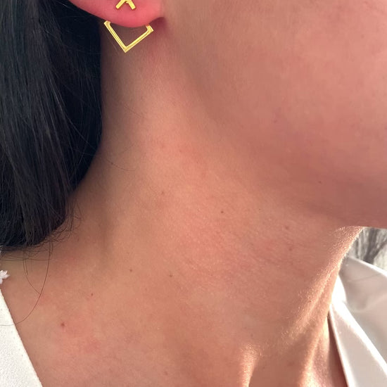 edelstahl-ohrringe-geometrisch-mini-creolen-silber-zeitlos-modern