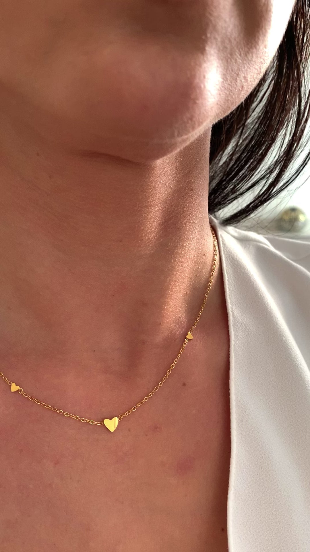 feine-damen-halskette-herz-symbol-gold-edelstahl-alltagsschmuck-natascha-woge