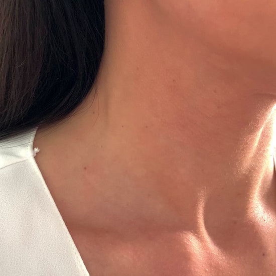 runde-edelstahl-ohrringe-mit-perle-modern