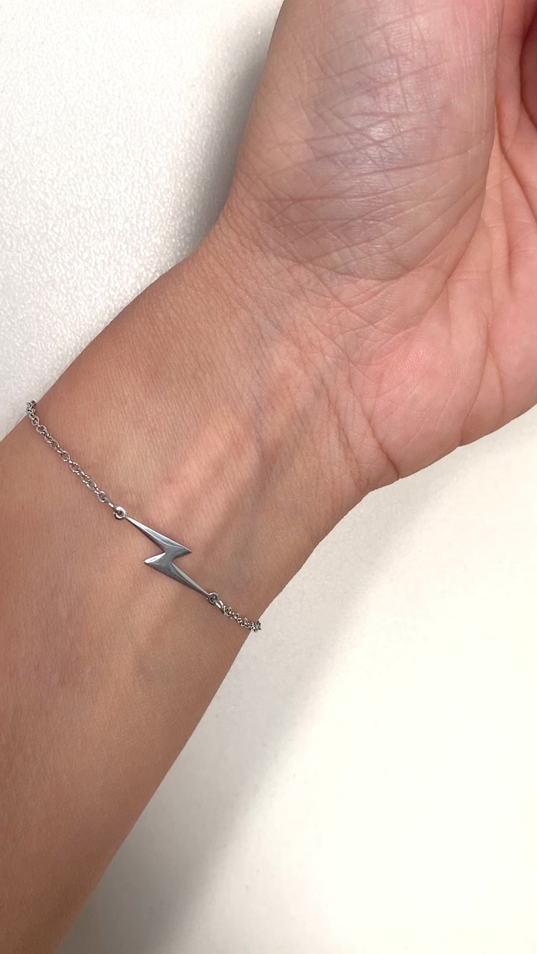 minimalistisches-blitzarmband-edelstahl-gold-silber-natascha-woge