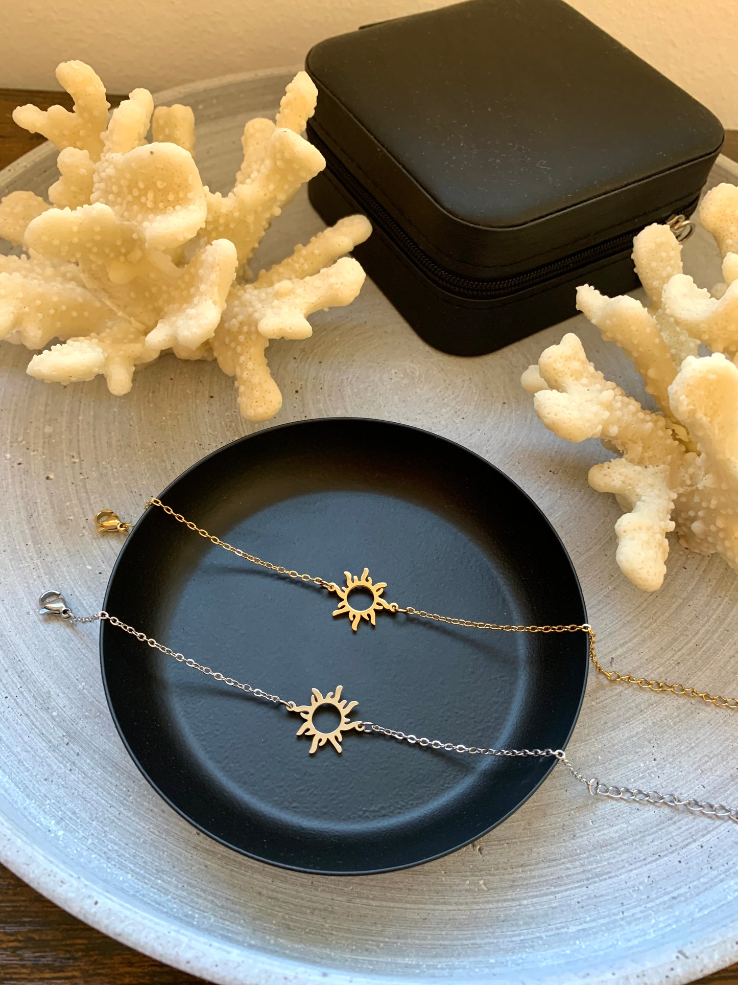 sonnenkreis-armband-edelstahl-silber-fein-damenschmuck-natascha-woge