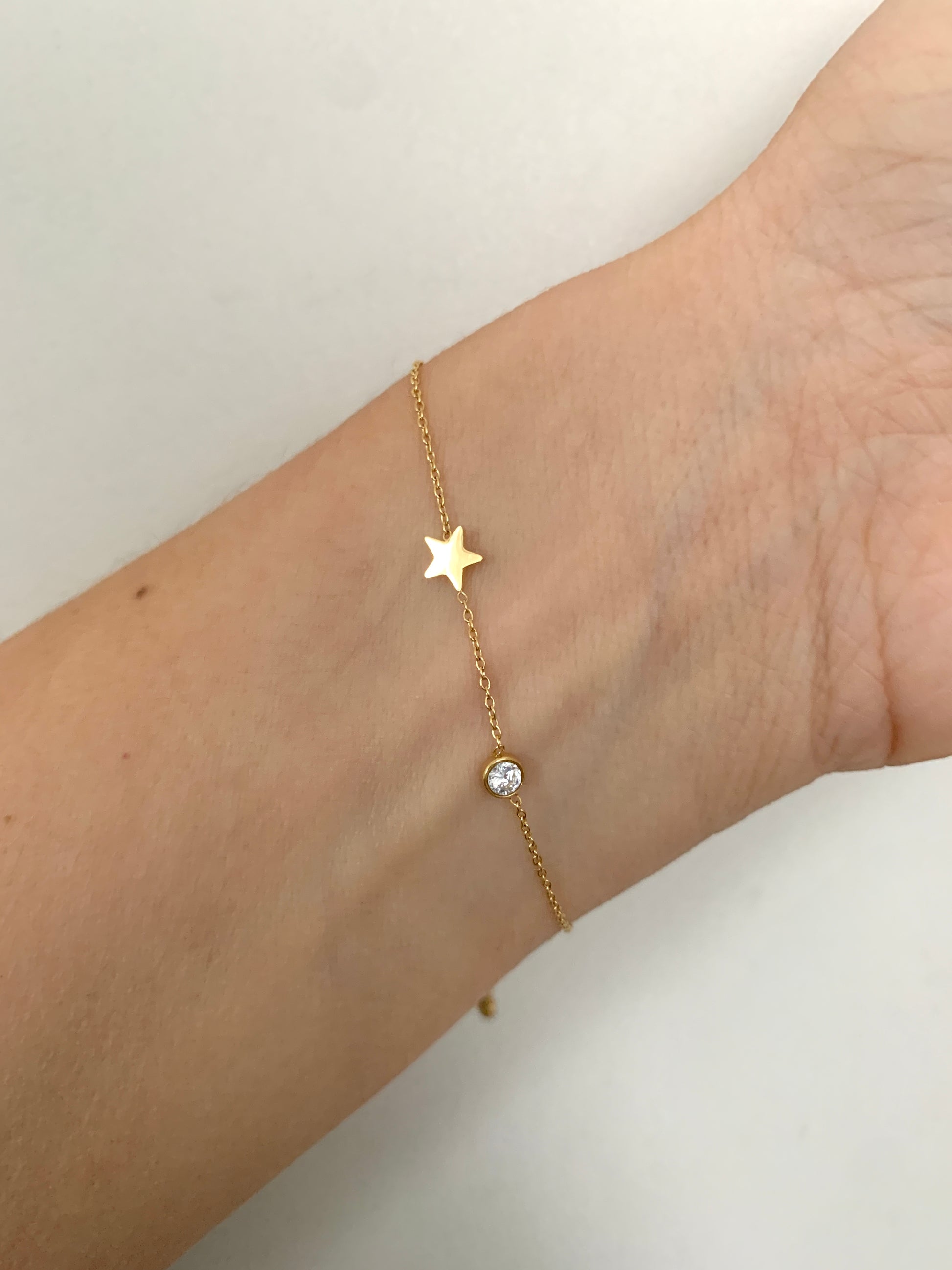 stern-armband-damen-edelstahl-gold-minimalistisch-geschenkidee-freundin