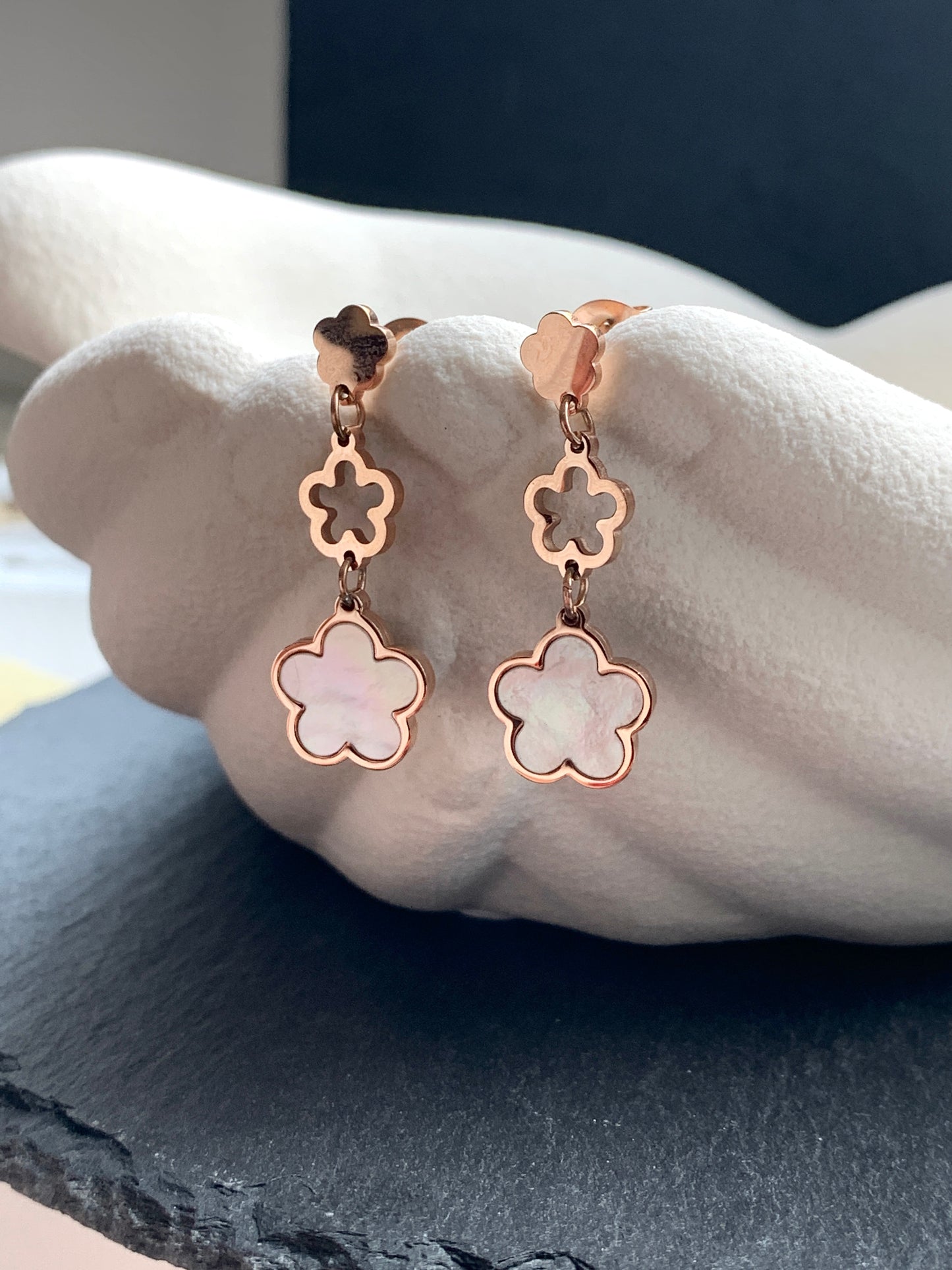 zeitlose-kleeblatt-ohrringe-edelstahl-rosegold-hypoallergen